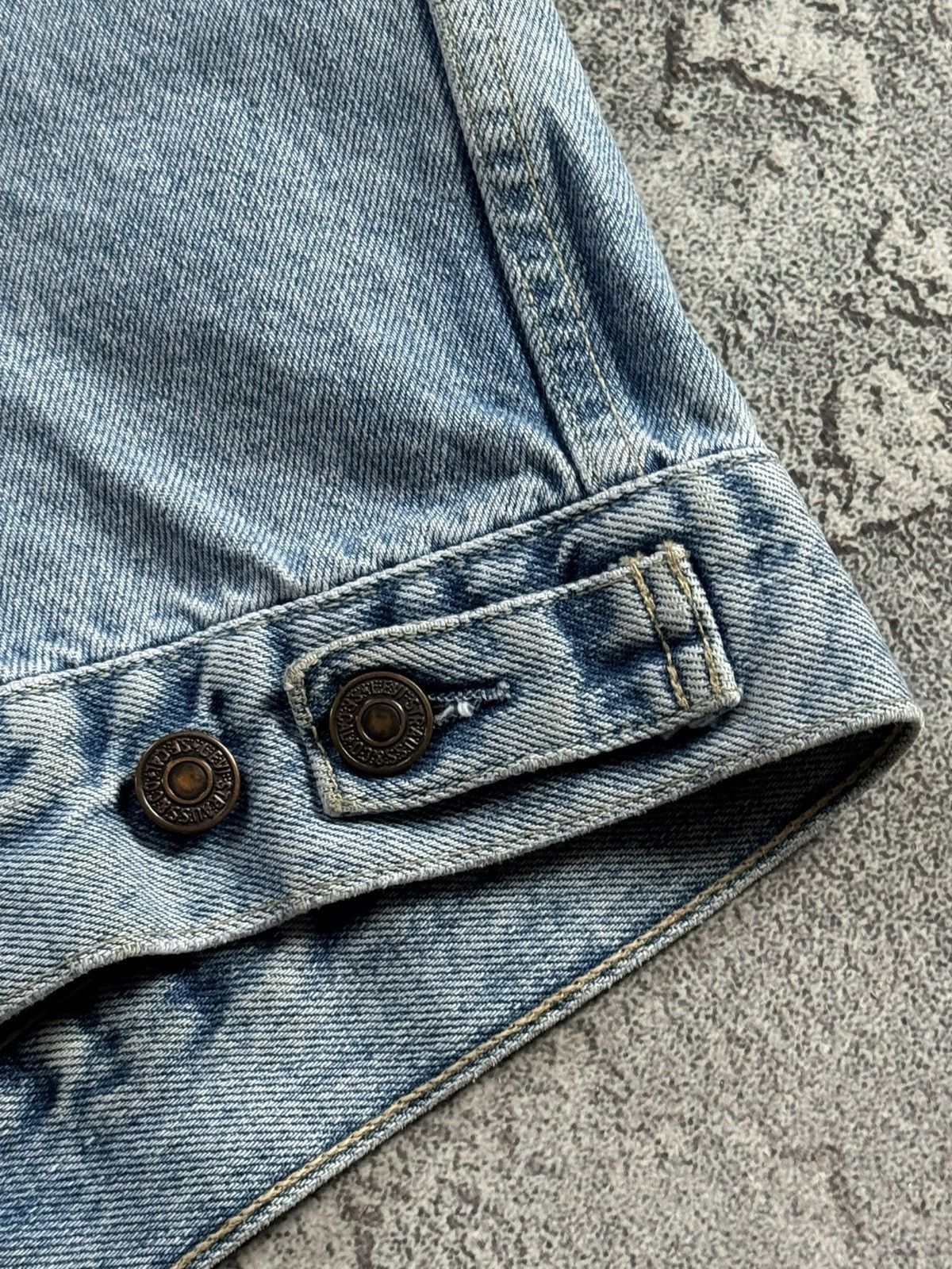 Levi's Vintage Clothing Levi’s XL 70401 02 1983 denim retro vest sleeveless jacket Size US XL / EU 56 / 4 - 15 Thumbnail