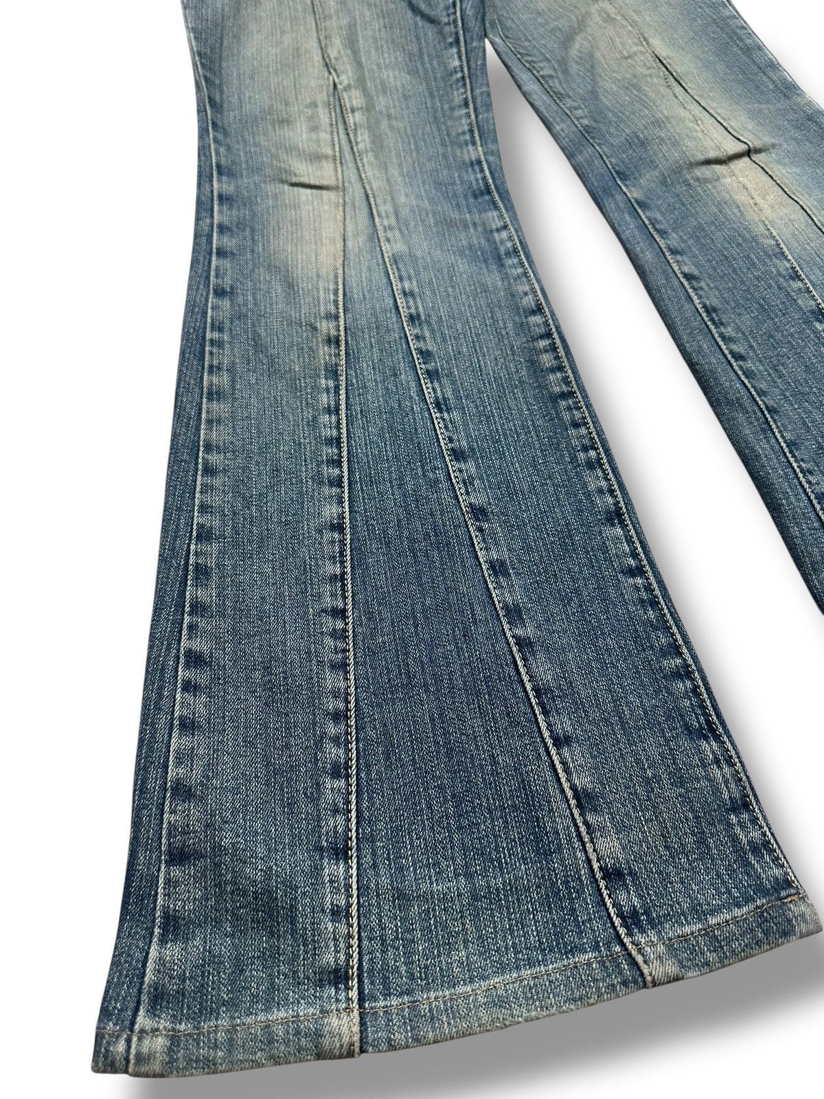 Japanese Brand Vintage Castanets Club Flared Jeans High Rise, Light Wash Size US 31 - 13 Thumbnail