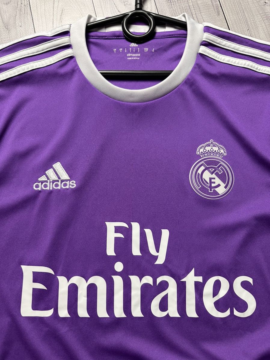Adidas Vintage Adidas Real Madrid purple soccer jersey size S Size US S / EU 44-46 / 1 - 3 Thumbnail