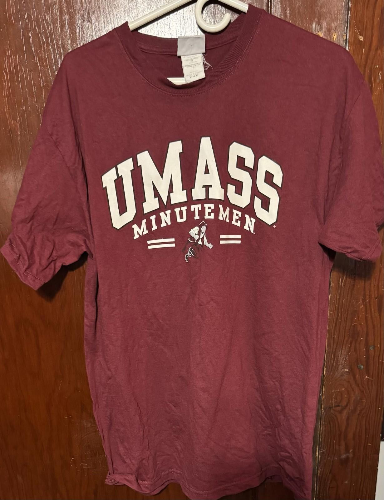 Other UMass Minutemen Short Sleeve Logo NCAA T-shirt Men's L Red Size ONE SIZE - 1 Thumbnail