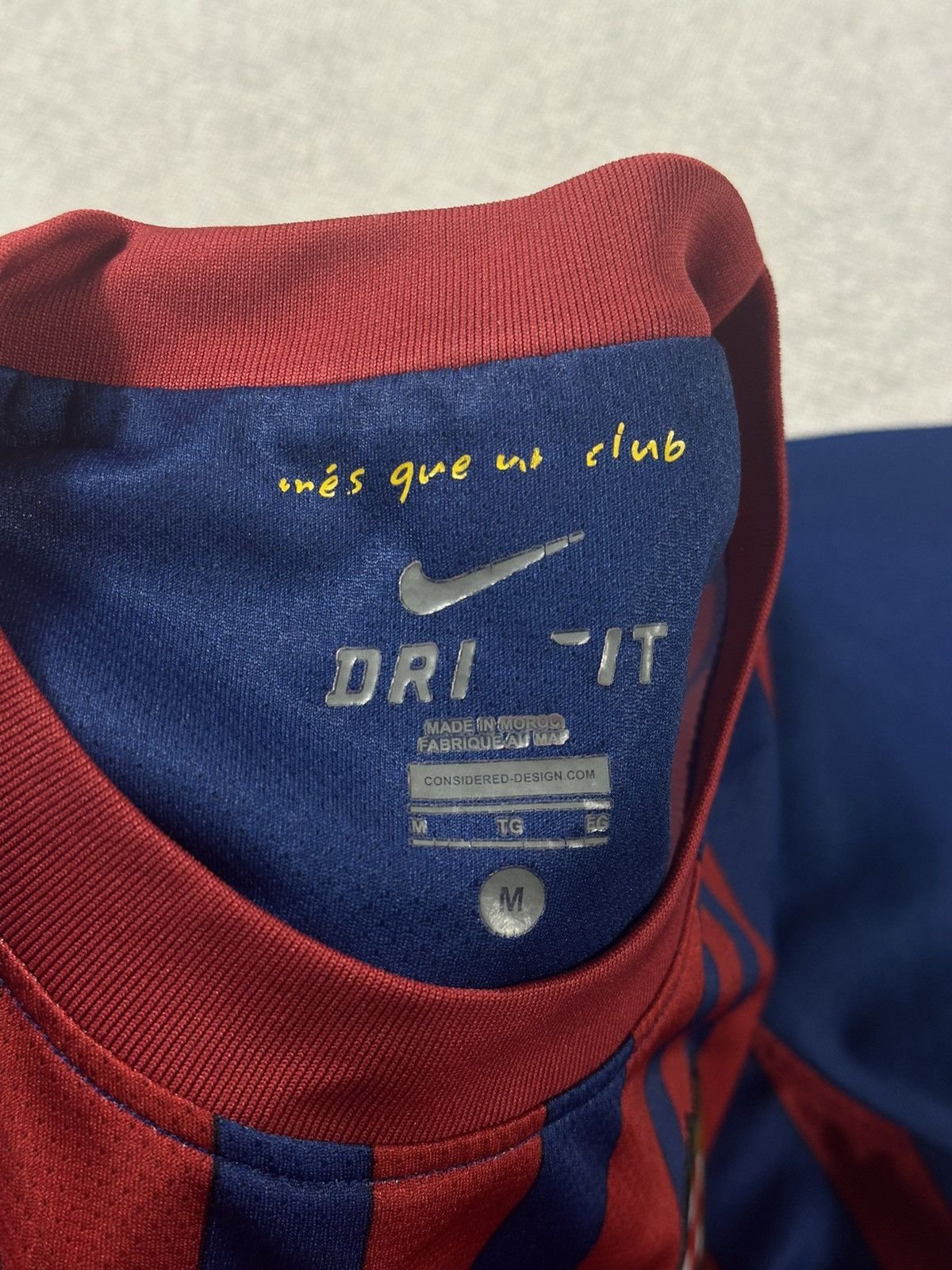 Nike Nike Vintage FC Barcelona Soccer Jersey T-shirt Size US M / EU 48-50 / 2 - 6 Thumbnail
