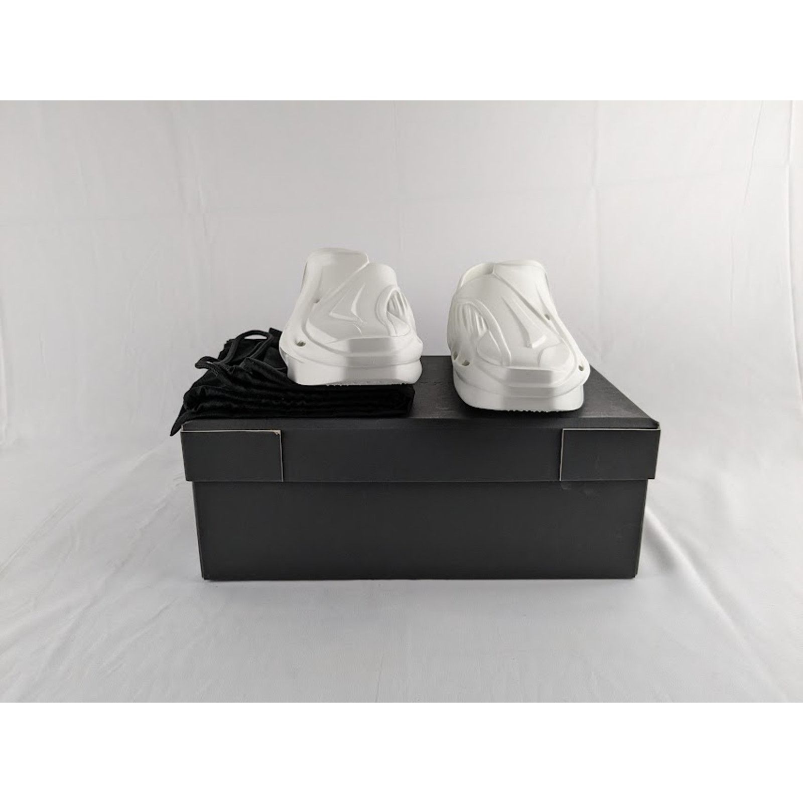 o1rshd1 Mono Slip on in White main image 0