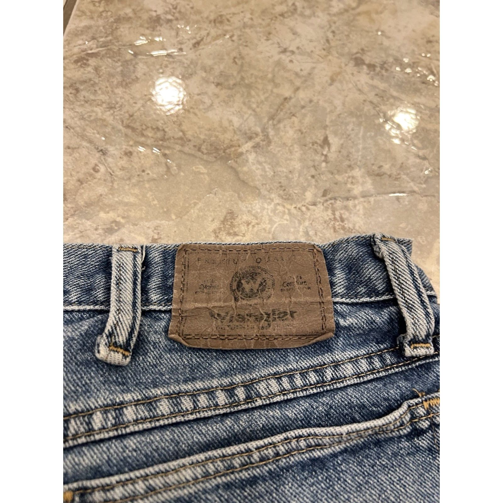 Wrangler Wrangler Denim 36 Mens Relaxed Fit 9" Shorts Bermuda Jorts Distressed Denim Blue Light Wash 5 Pocket Cargo Workwear Casual Outdoor Mens Size US 36 / EU 52 - 3 Thumbnail