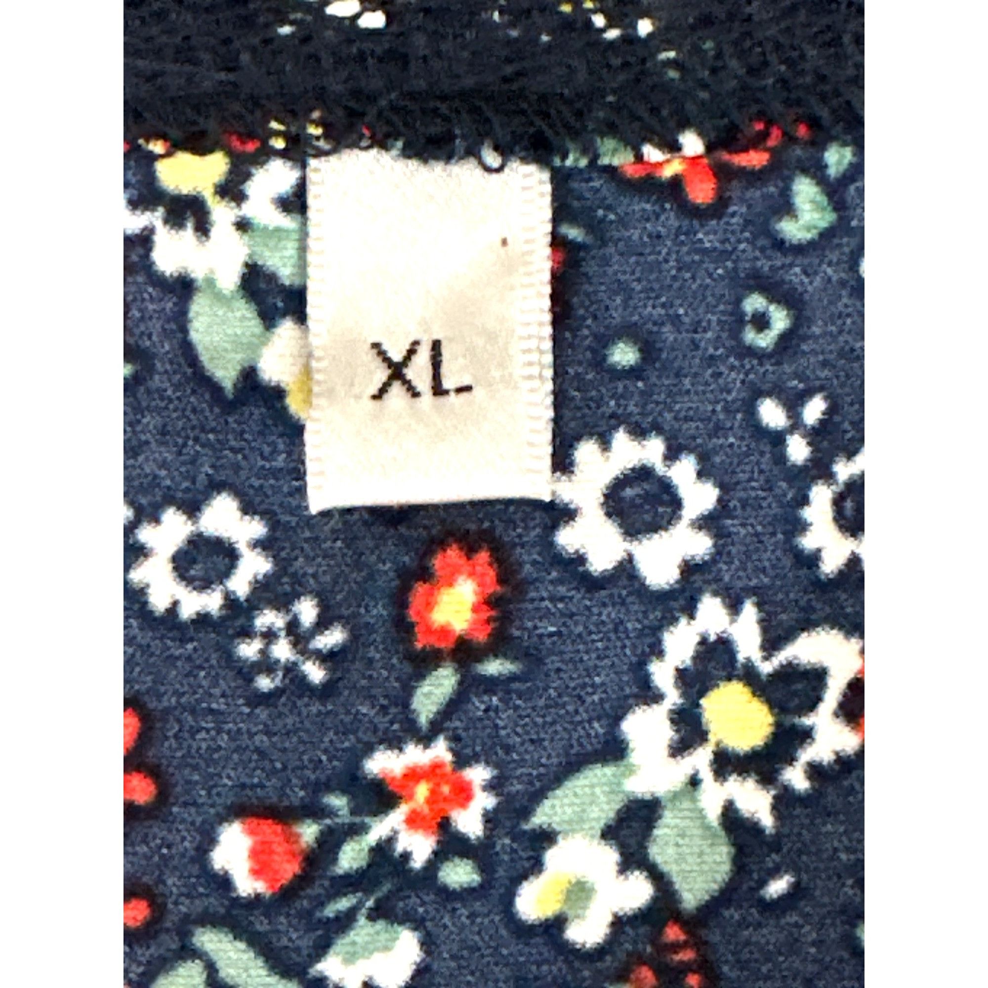 Other CCC Floral Sleeveless Blouse With Lace Trim V Neck Navy Size Size XL / US 12-14 / IT 48-50 - 6 Thumbnail