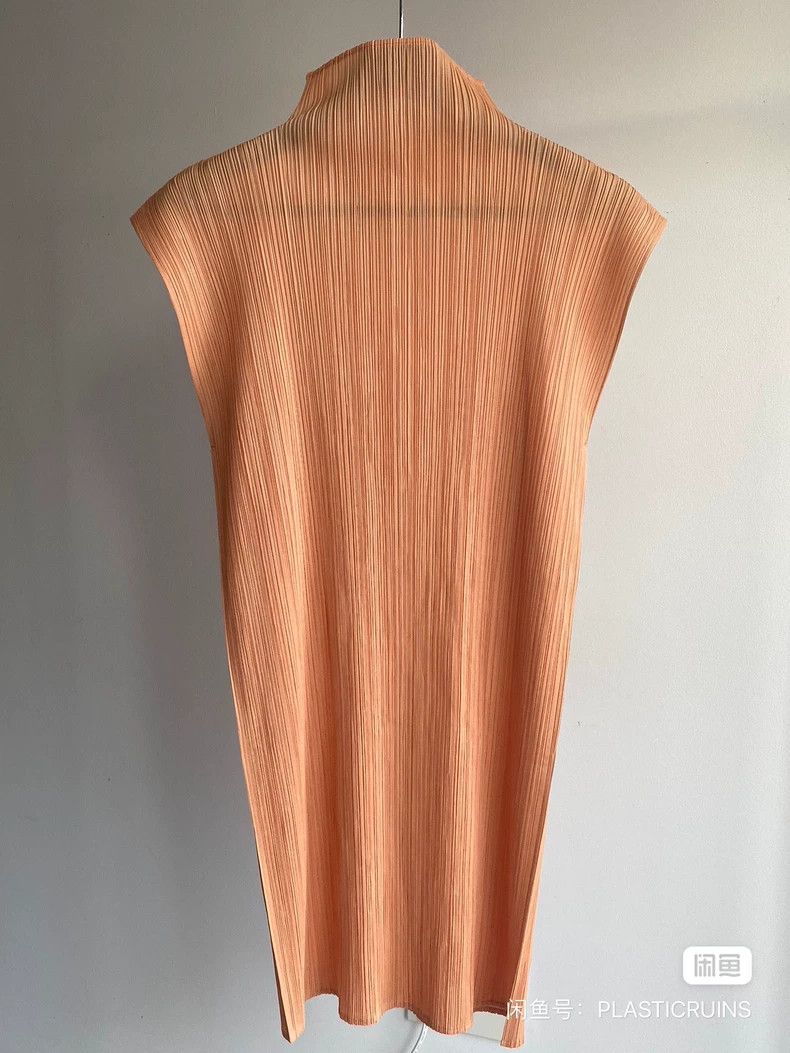 Issey Miyake Issey Miyake Grapefruit color dress Size XL / US 12-14 / IT 48-50 - 1 Thumbnail