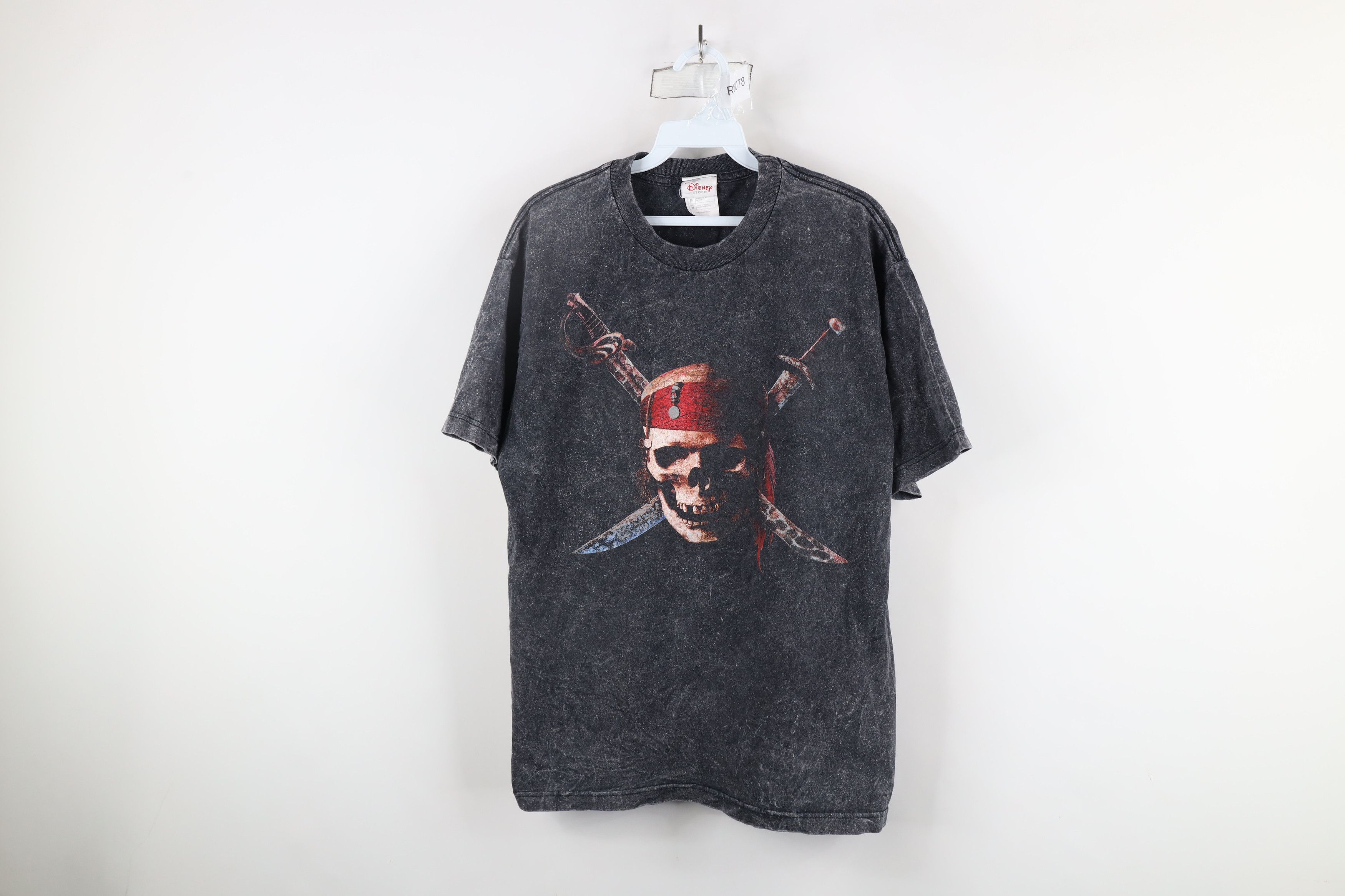 Disney × Vintage Vintage 2003 Disney Pirates of the Caribbean Curse T-Shirt Size US M / EU 48-50 / 2 - 1 Thumbnail