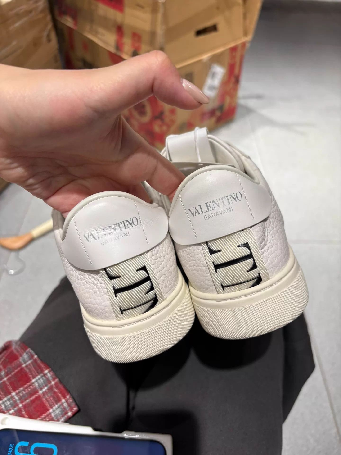 Valentino Valentino Panda Leather Casual Shoes Near New 37.5 Size US 7 / IT 37 - 4 Thumbnail