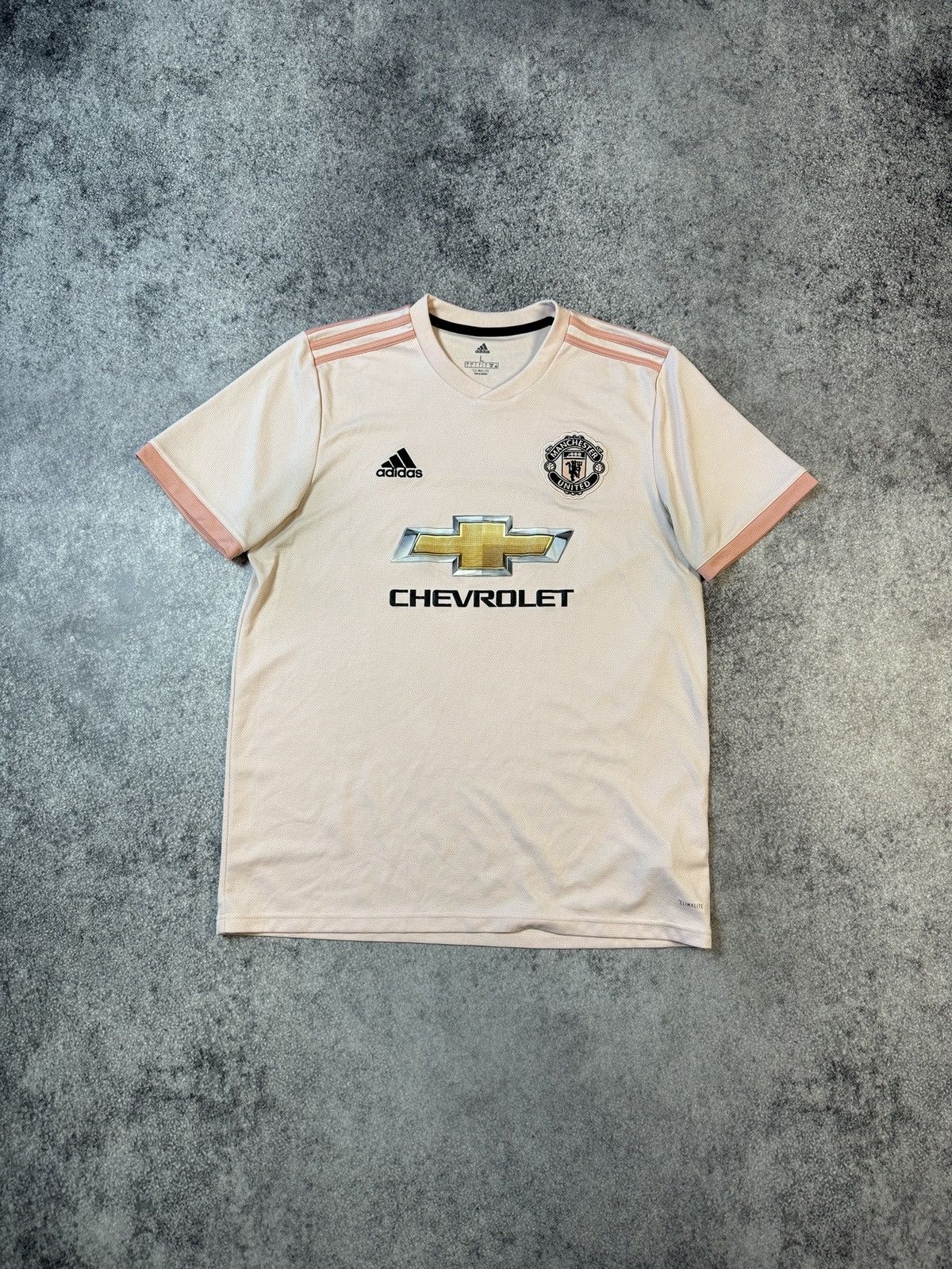Adidas Adidas Manchester United Soccer Jersey Streetwear 18/19 L Size US S / EU 44-46 / 1 - 1 Thumbnail
