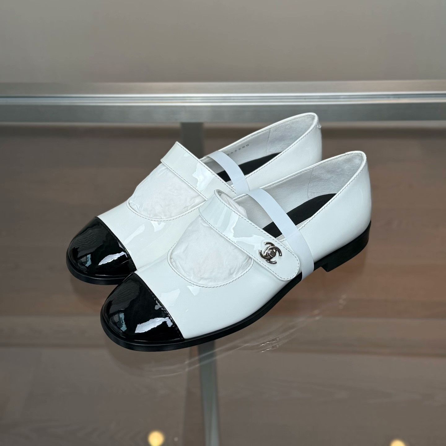 Chanel Chanel Lowtop Sneakers 24 Women Size US 8 / IT 38 - 1 Thumbnail