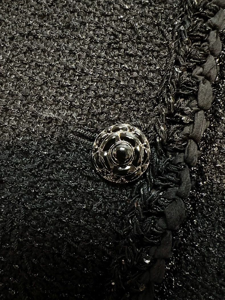 Chanel Chanel 25S spring and summer black glitter camellia button Size XS / US 0-2 / IT 36-38 - 5 Thumbnail