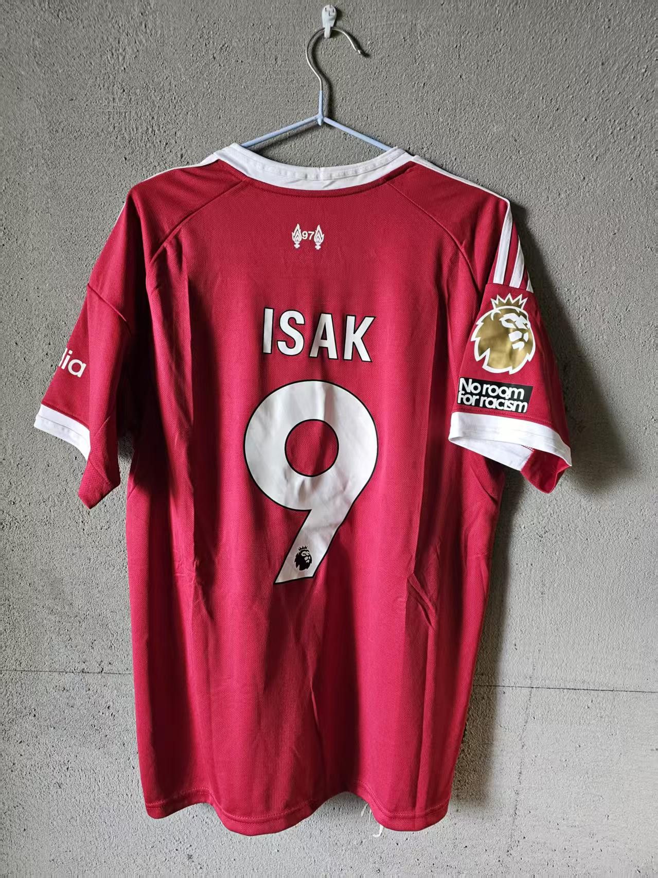 Other 2025 26 Liverpool 9 Alexander Isak Jersey Size US L / EU 52-54 / 3 - 1 Thumbnail