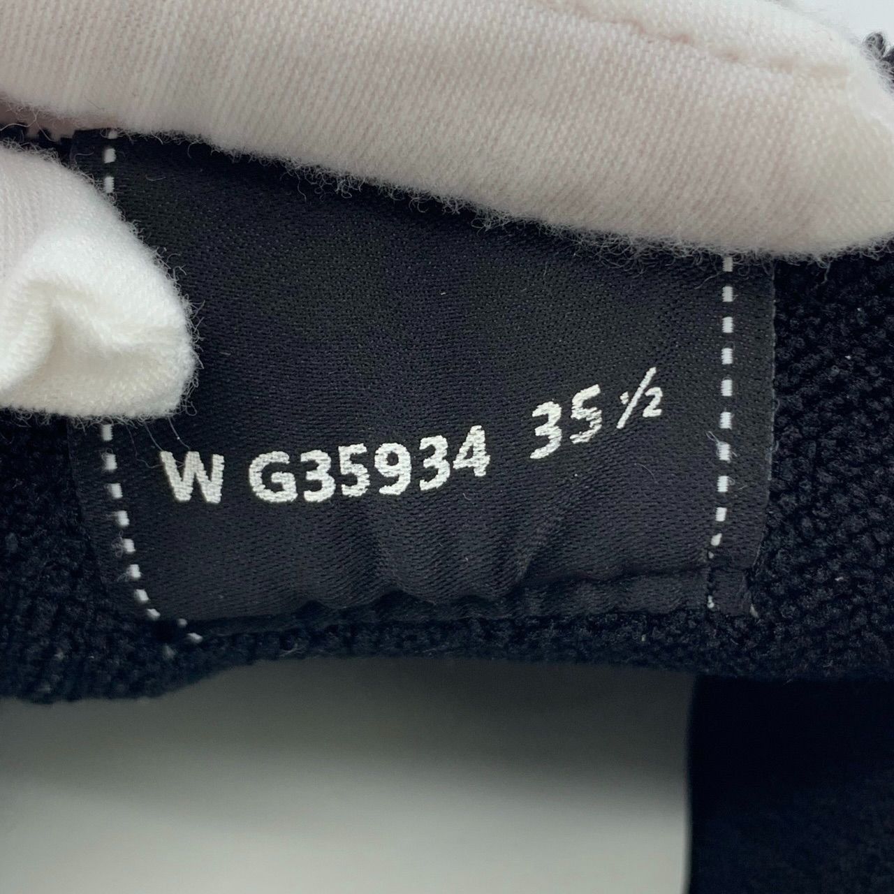 Chanel Chanel White Leather Sneakers With Black Laces & Logo Detail Size US 4.5 / IT 34.5 - 6 Thumbnail
