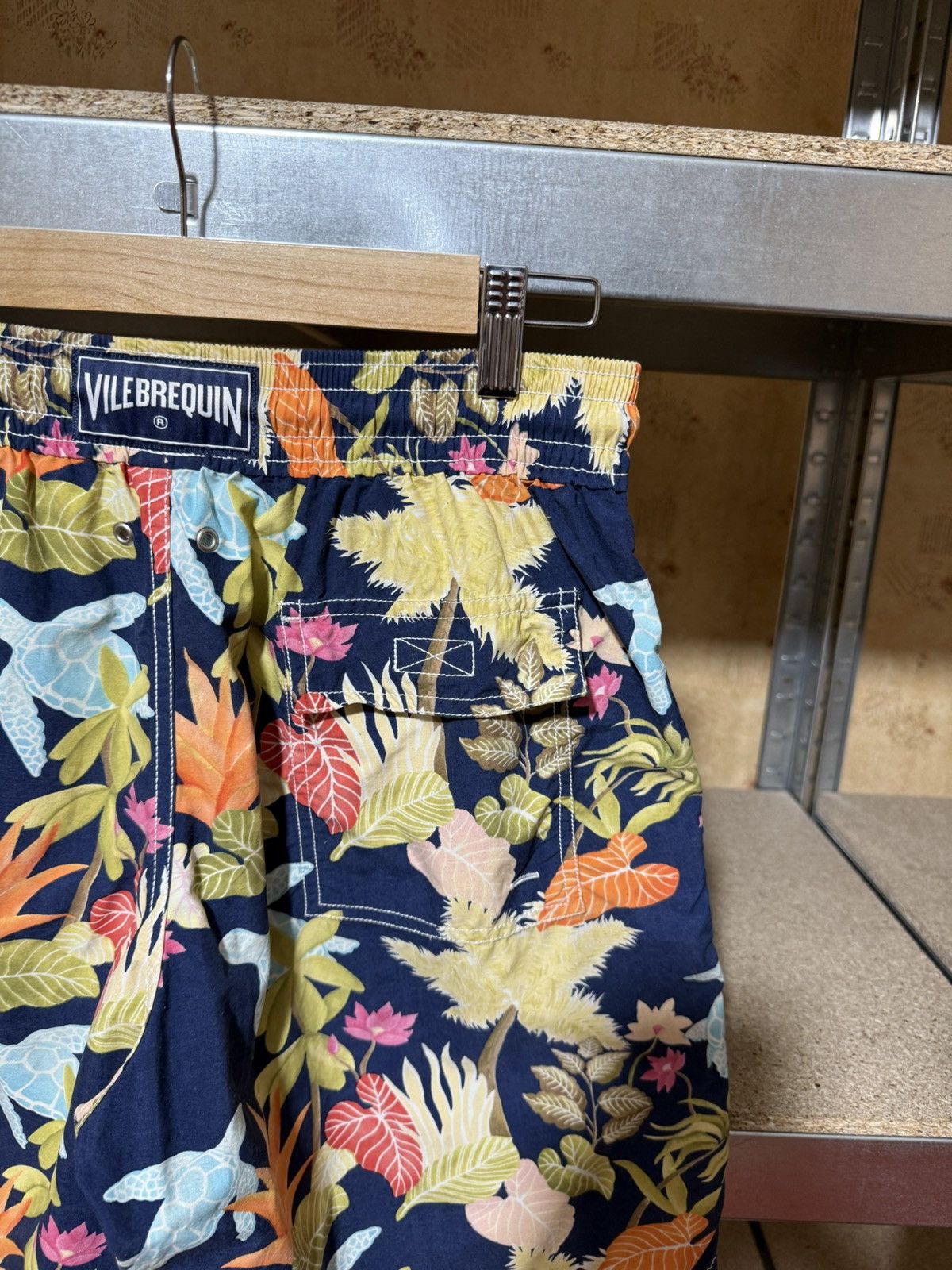 Vilebrequin Luxury Vilebrequin Multicolor Flowers And Turtles Shorts Size US 32 / EU 48 - 5 Thumbnail