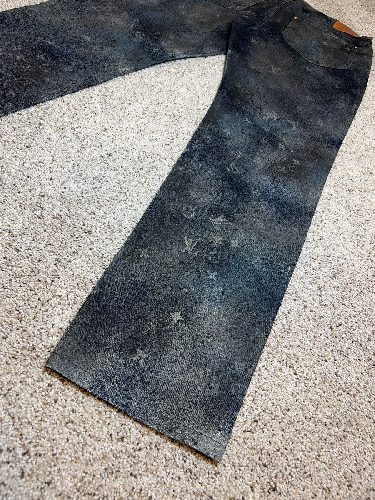 Louis Vuitton Louis Vuitton Galaxy Spray Monogram Slim Fit Jeans Virgil Size US 38 / EU 54 - 15 Thumbnail