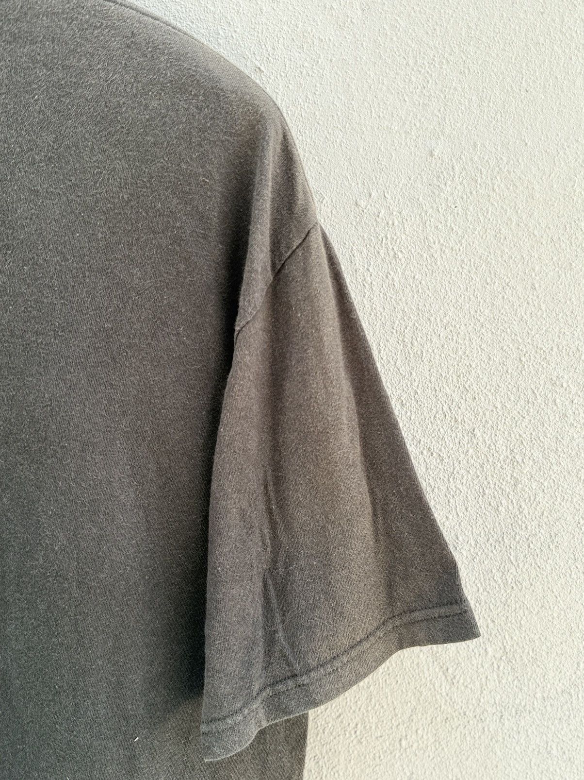 Stussy Thrashed Vintage Stussy Standing From For 30 Years Skate Tee Size US L / EU 52-54 / 3 - 9 Thumbnail