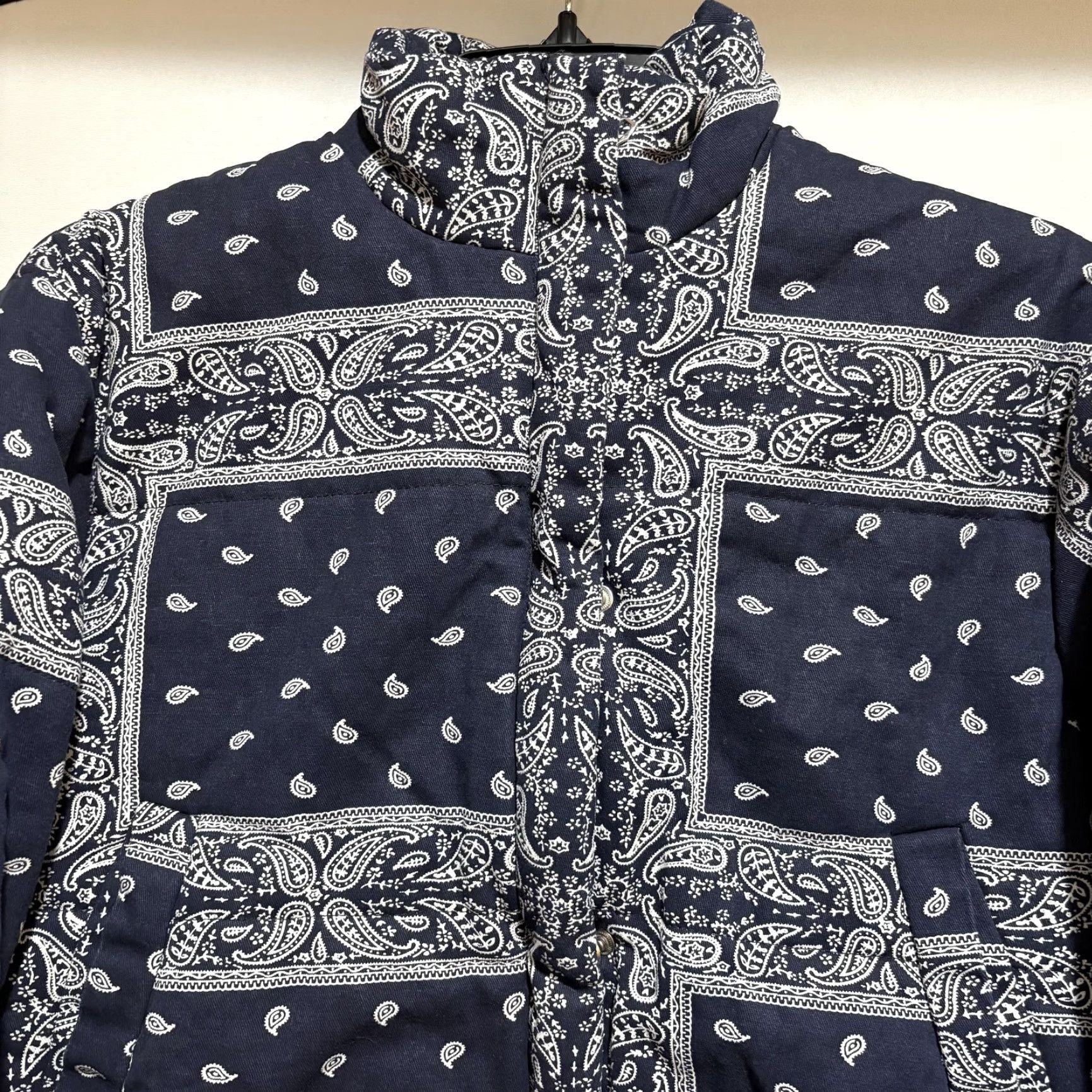 superdown Superdown Jacket Womens XXS Blue Bandana Paisley Puffer Cropped Snap Front Jacket Coat Short Casual Boho Streetwear Womens Size XXS / US 00 / IT 34 - 2 Thumbnail