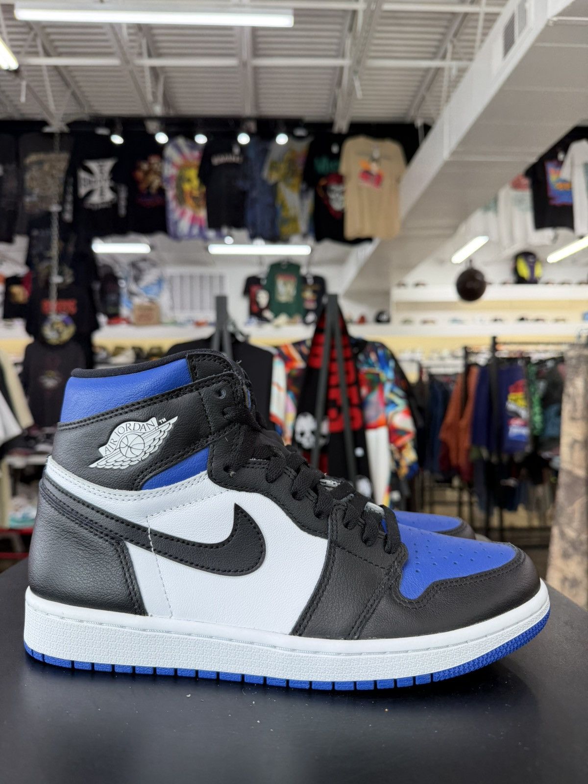 Jordan Brand Air Jordan 1 Royal Toe Size 8.5 (2020) Size US 8.5 / EU 41-42 - 6 Thumbnail