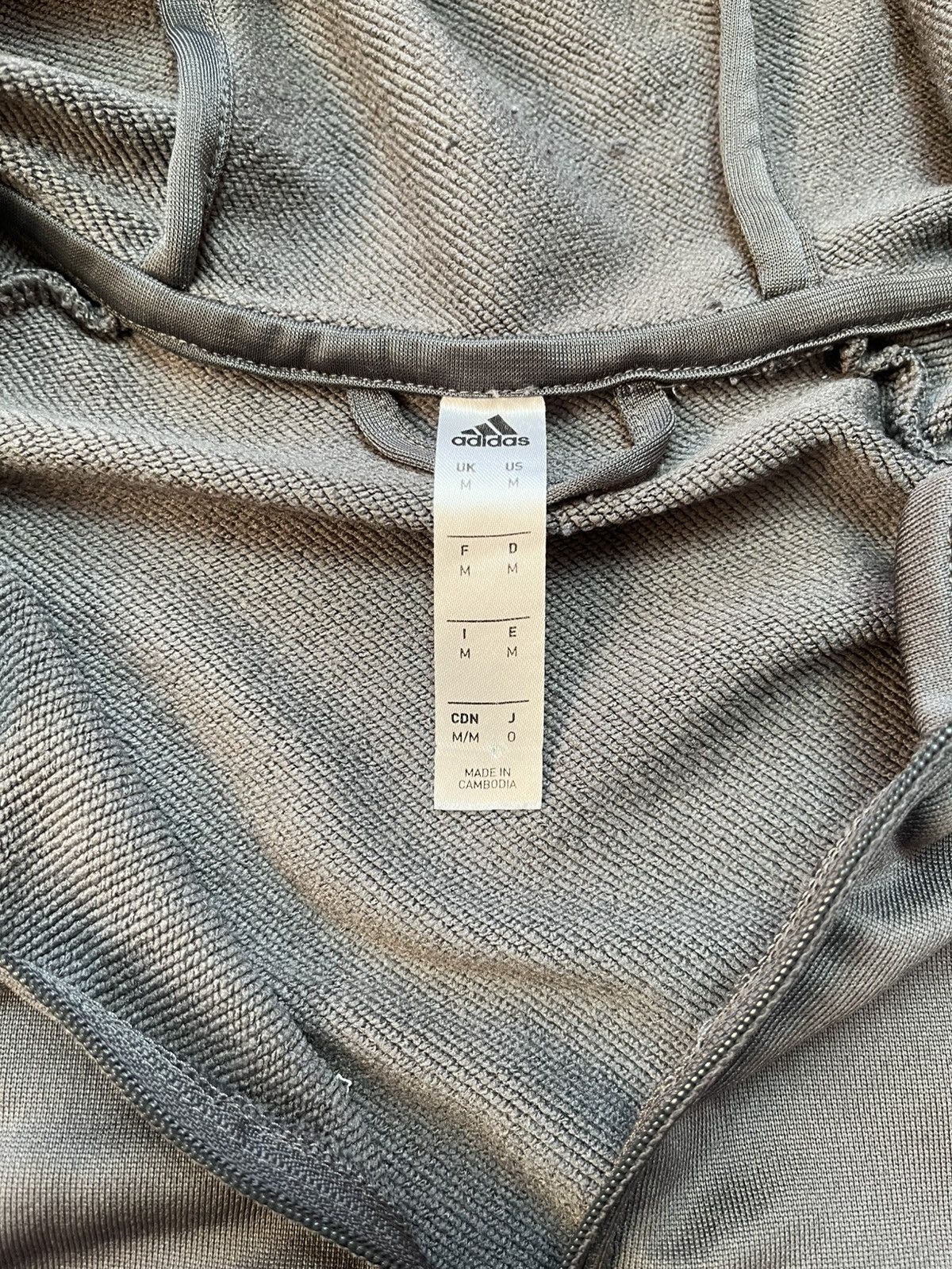 Adidas REAL MADRID TRACK HOODIE - GREY FIVE/SPRING 2020/2021 SIZE M Size US M / EU 48-50 / 2 - 7 Thumbnail