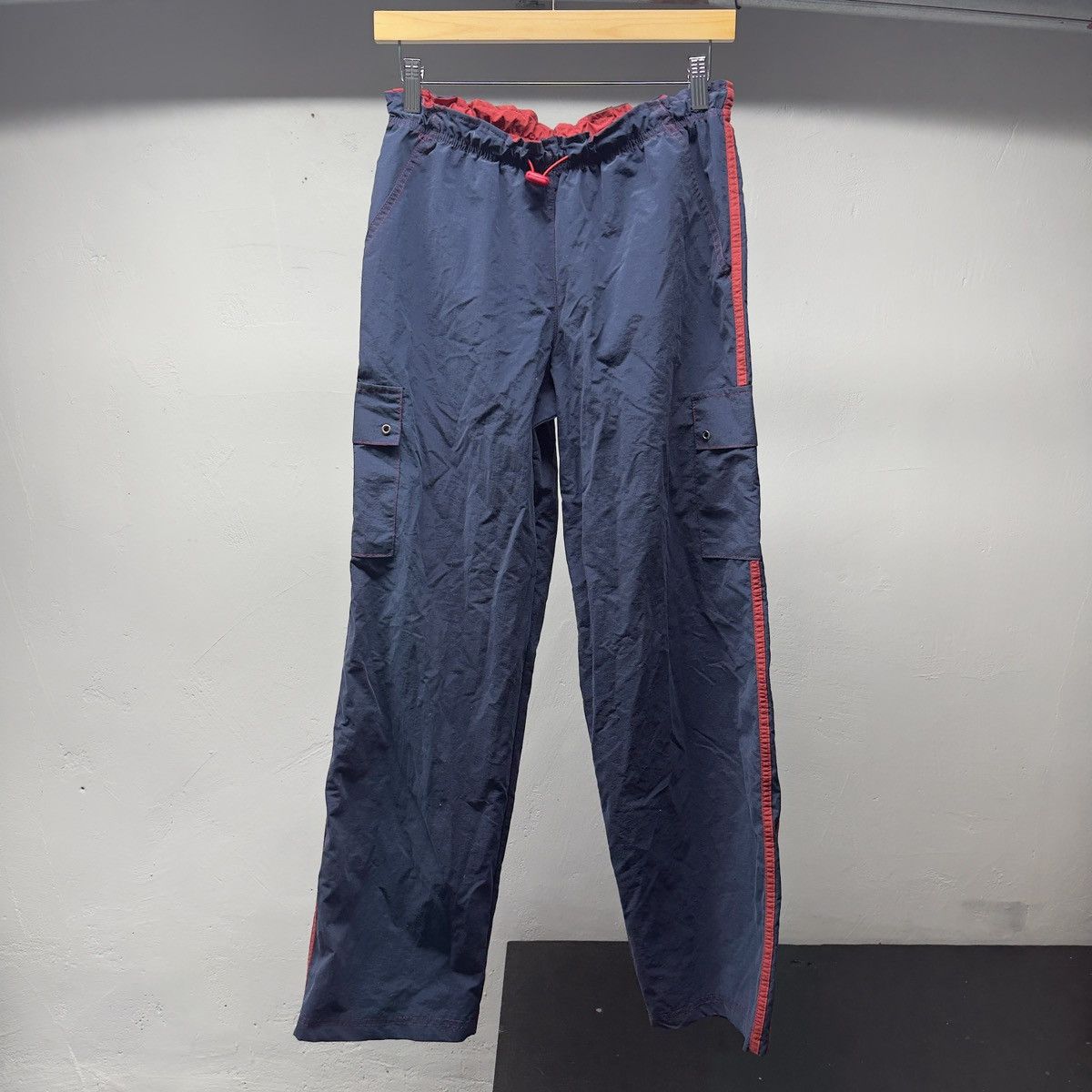Vintage Vintage Navy Blue Red Nylon Cargo Pants Abercrombie Raimundo Size US 28 / EU 44 - 8 Thumbnail