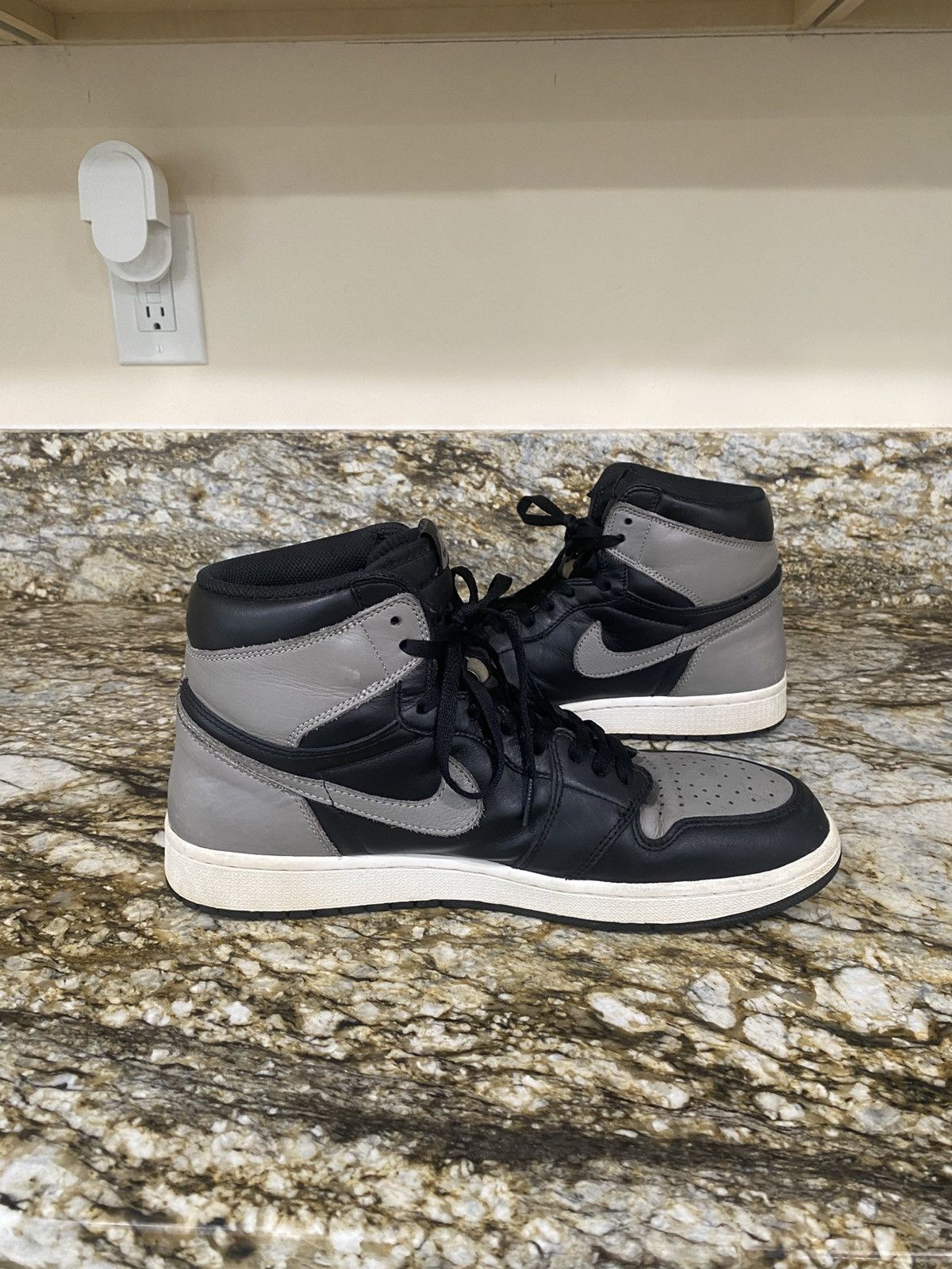 Nike Jordan 1 shadow Size US 12 / EU 45 - 2 Thumbnail