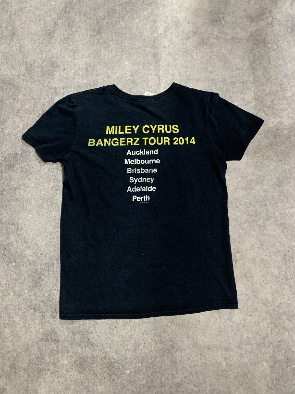 Band Tees Bangerz tour 2014 miley cyrus Size US S / EU 44-46 / 1 - 2 Thumbnail