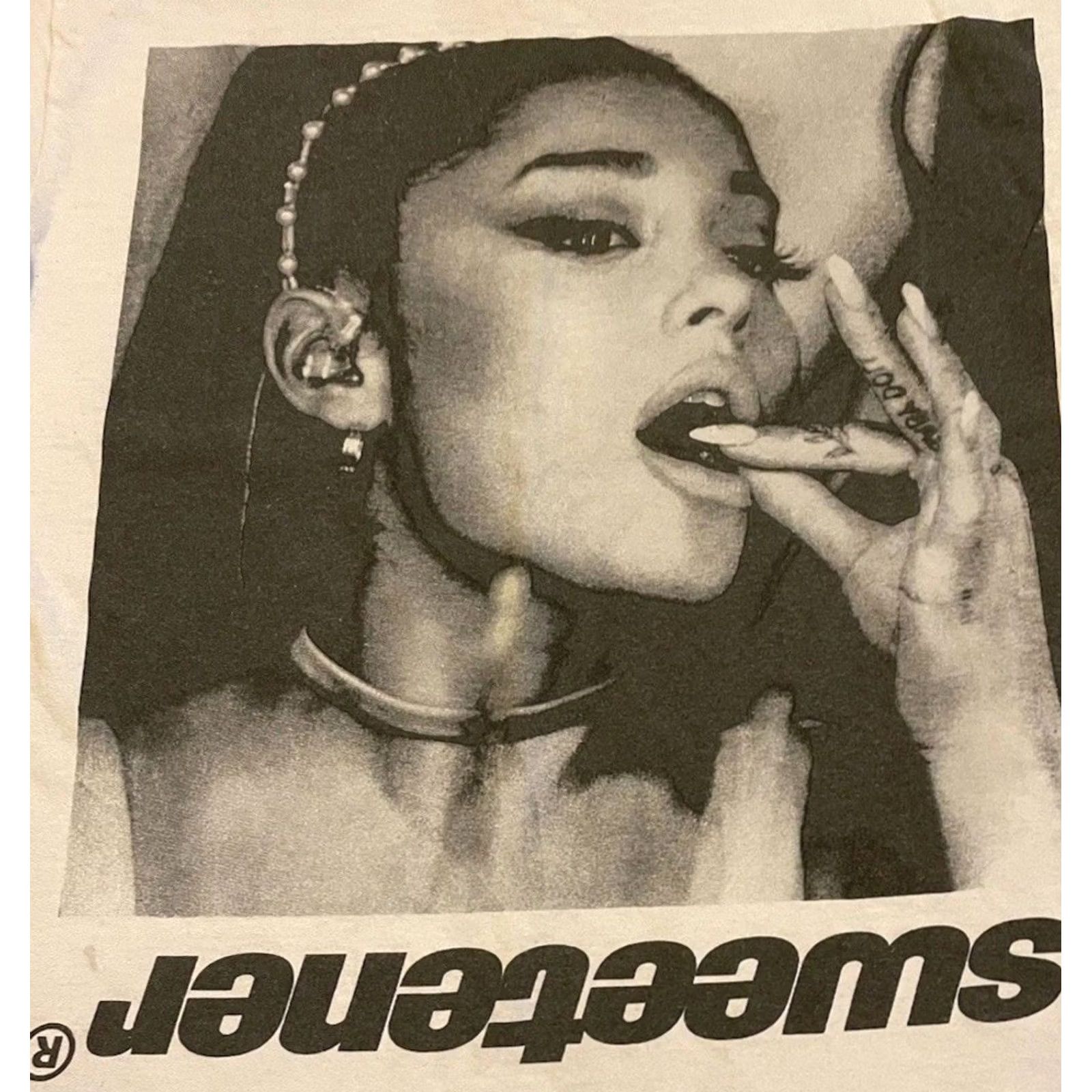 Vintage Ariana Grande Faded Sweetener Tour Shirt XS Concert White T-Shirt Grunge Vintage 90s Hip Hop Rock Pop Size US XS / EU 42 / 0 - 3 Thumbnail