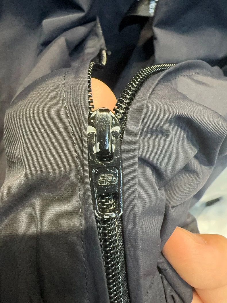 Balenciaga Balenciaga Latch red and black assault jacket 2501-Nextarro Size US M / EU 48-50 / 2 - 5 Thumbnail
