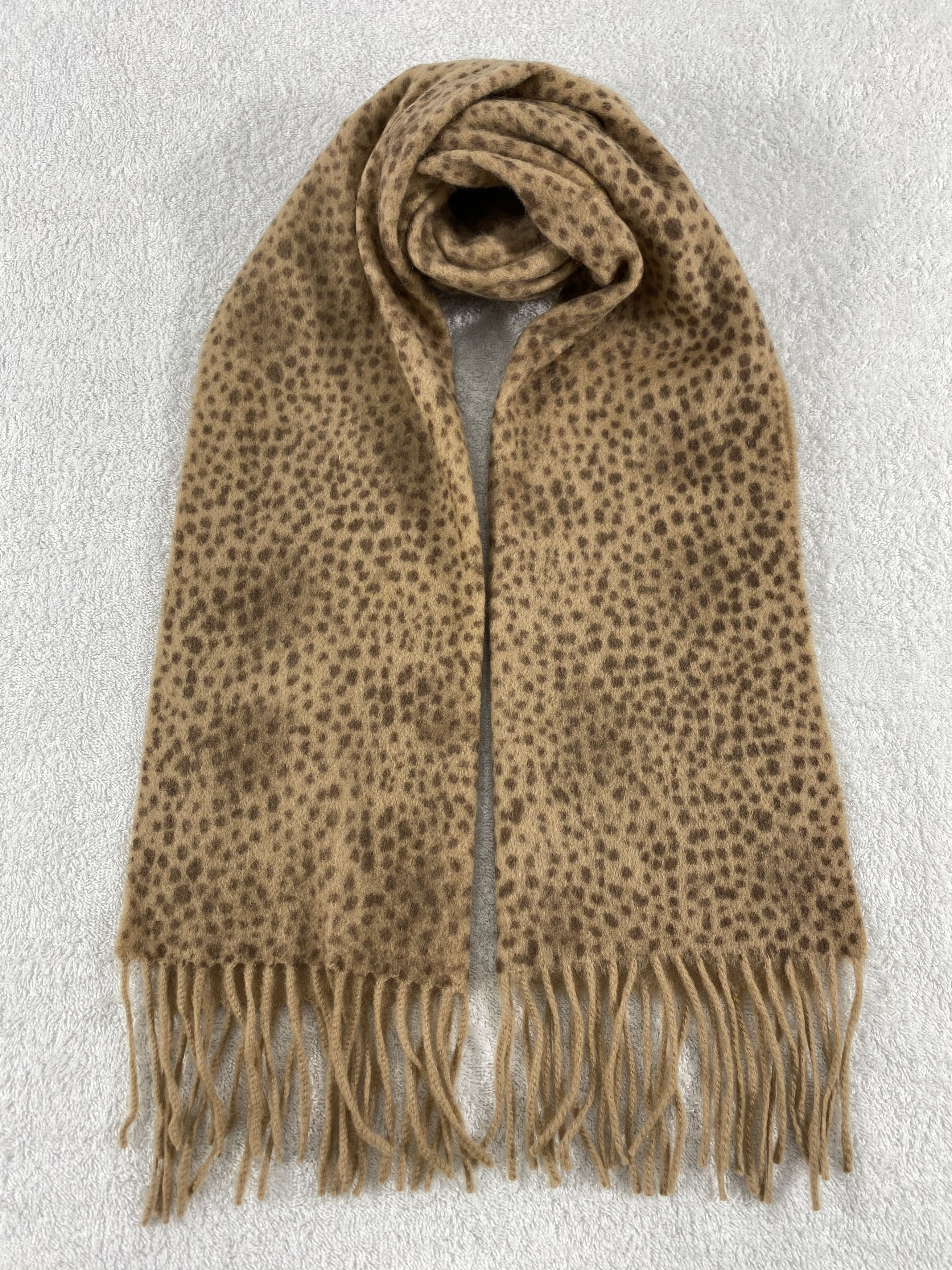 Yves Saint Laurent Vintage Yves Saint Laurent Scarf/Muffler/Neckwear MF692 Size ONE SIZE - 1 Thumbnail
