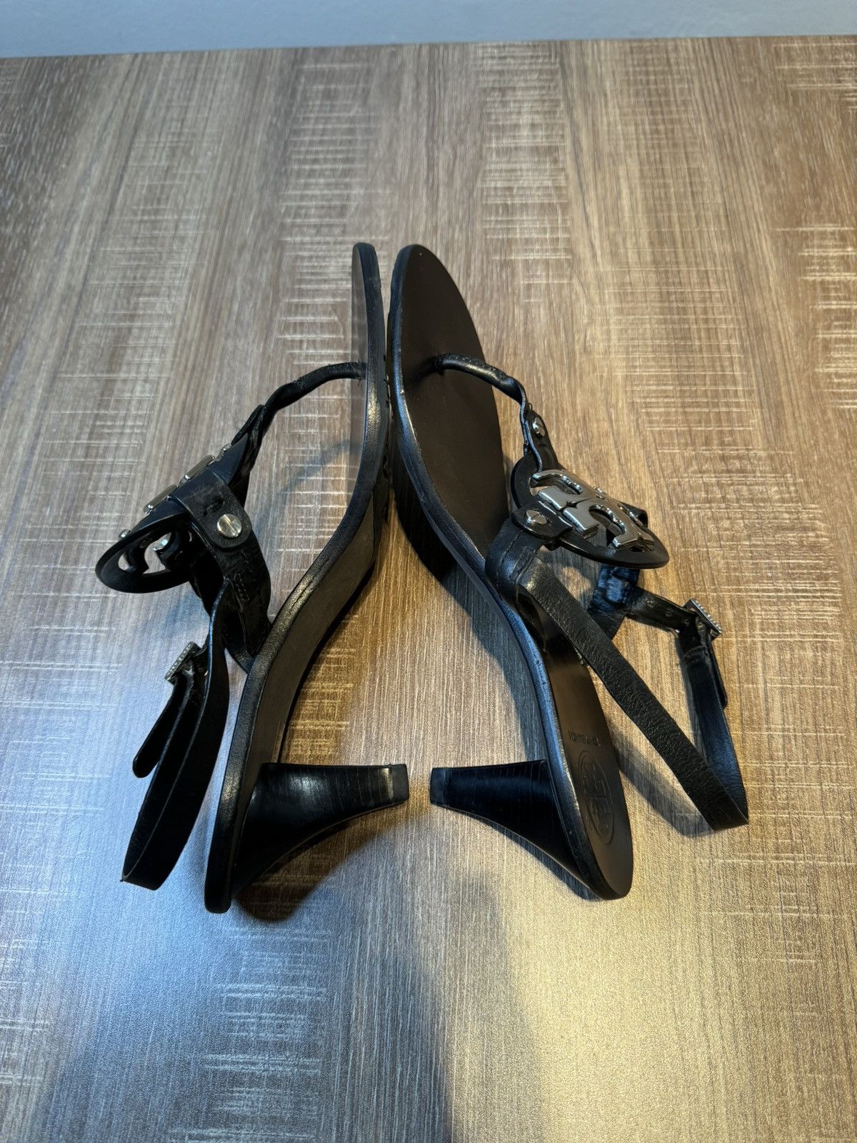 Tory Burch Tory Burch Black Leather Holly Kitten Heel Sandals Size 8 Size US 8 / IT 38 - 5 Thumbnail