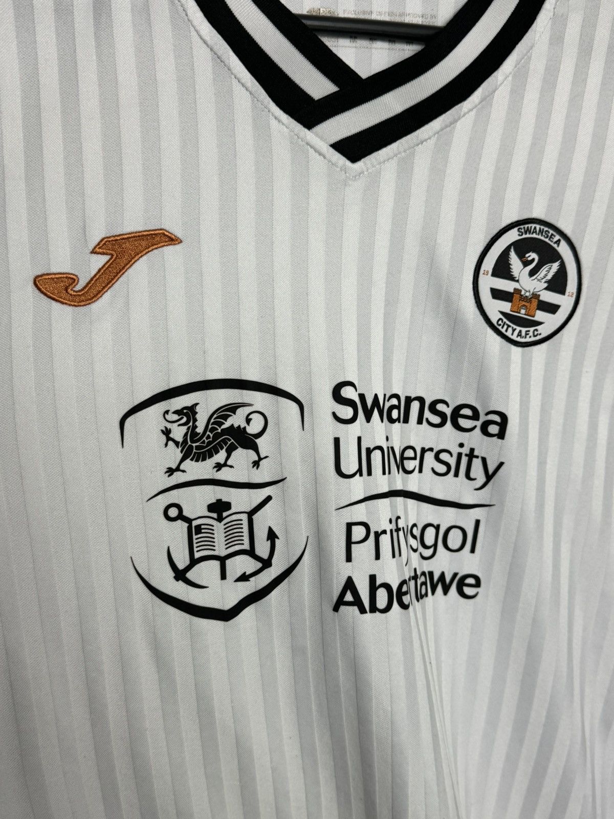 Joma Swansea City 21/22 Home Football Jersey Size US M / EU 48-50 / 2 - 3 Thumbnail
