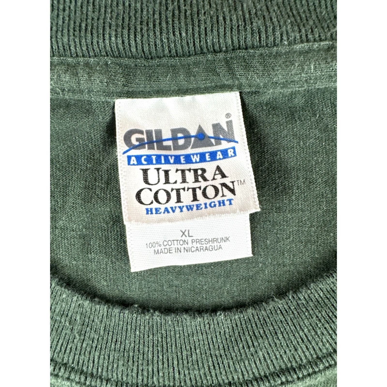Gildan VINTAGE Gildan Oliver Tractor T-Shirt XL Green Farm Equipment Logo Tee Crew Neck Short Sleeve Mens Regular Cotton 2000s Retro Classic Size US XL / EU 56 / 4 - 8 Thumbnail