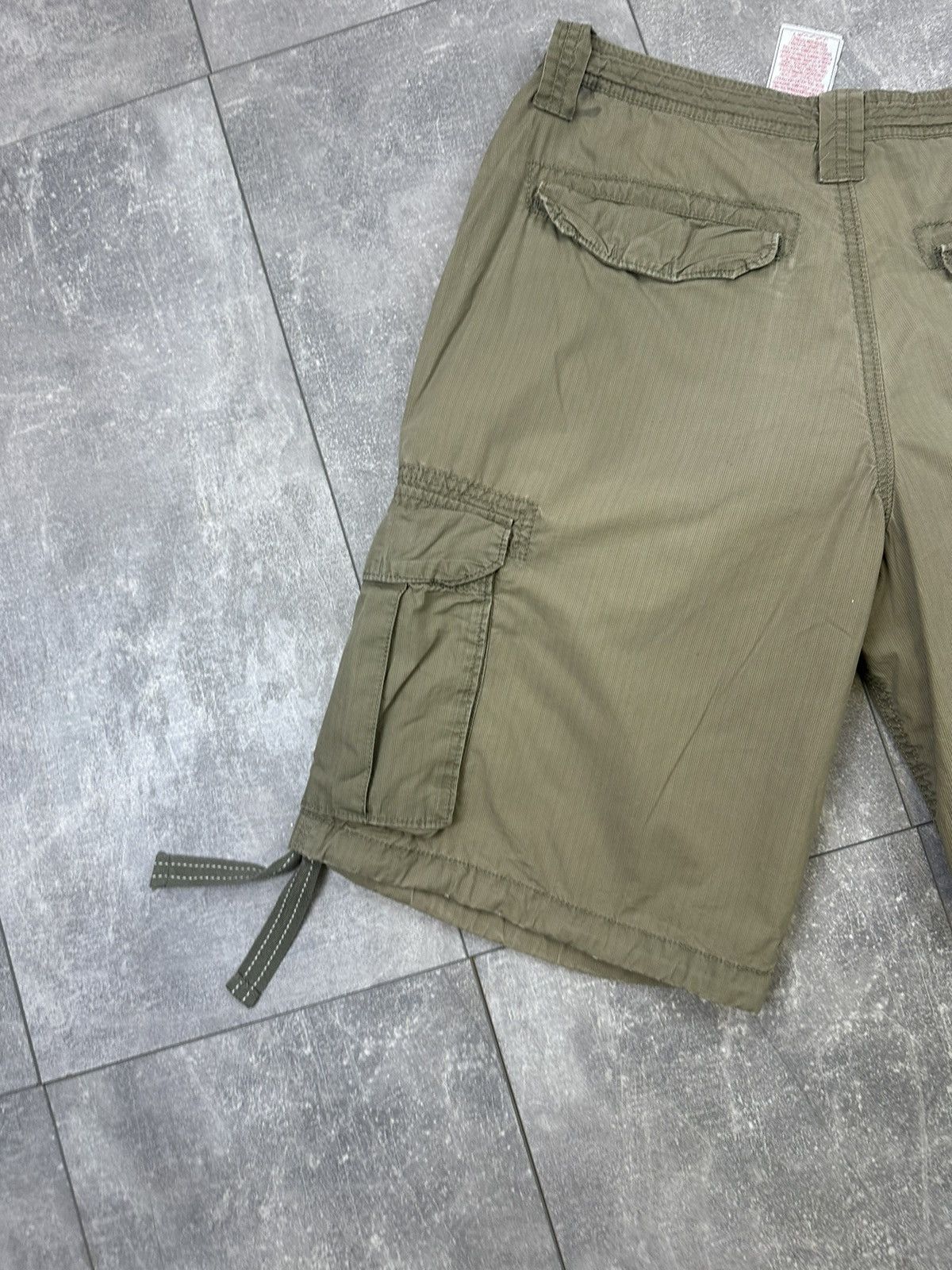 Nike Nike Vintage Cargo Shorts Y2K Size US 33 - 9 Thumbnail