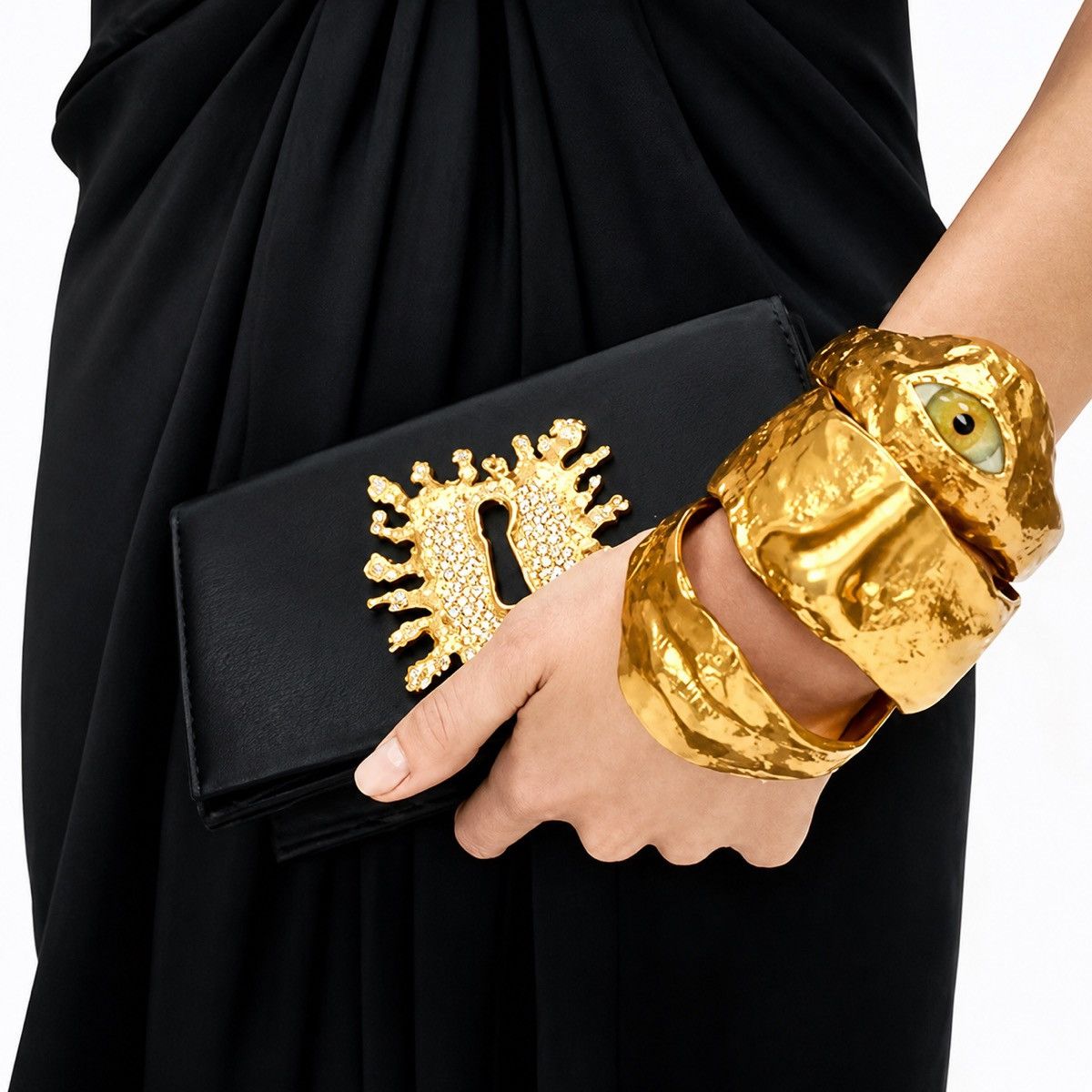 Schiaparelli 3 pièces Schiaparelli Hammered Gold Cuff Bracelet Size ONE SIZE - 1 Thumbnail