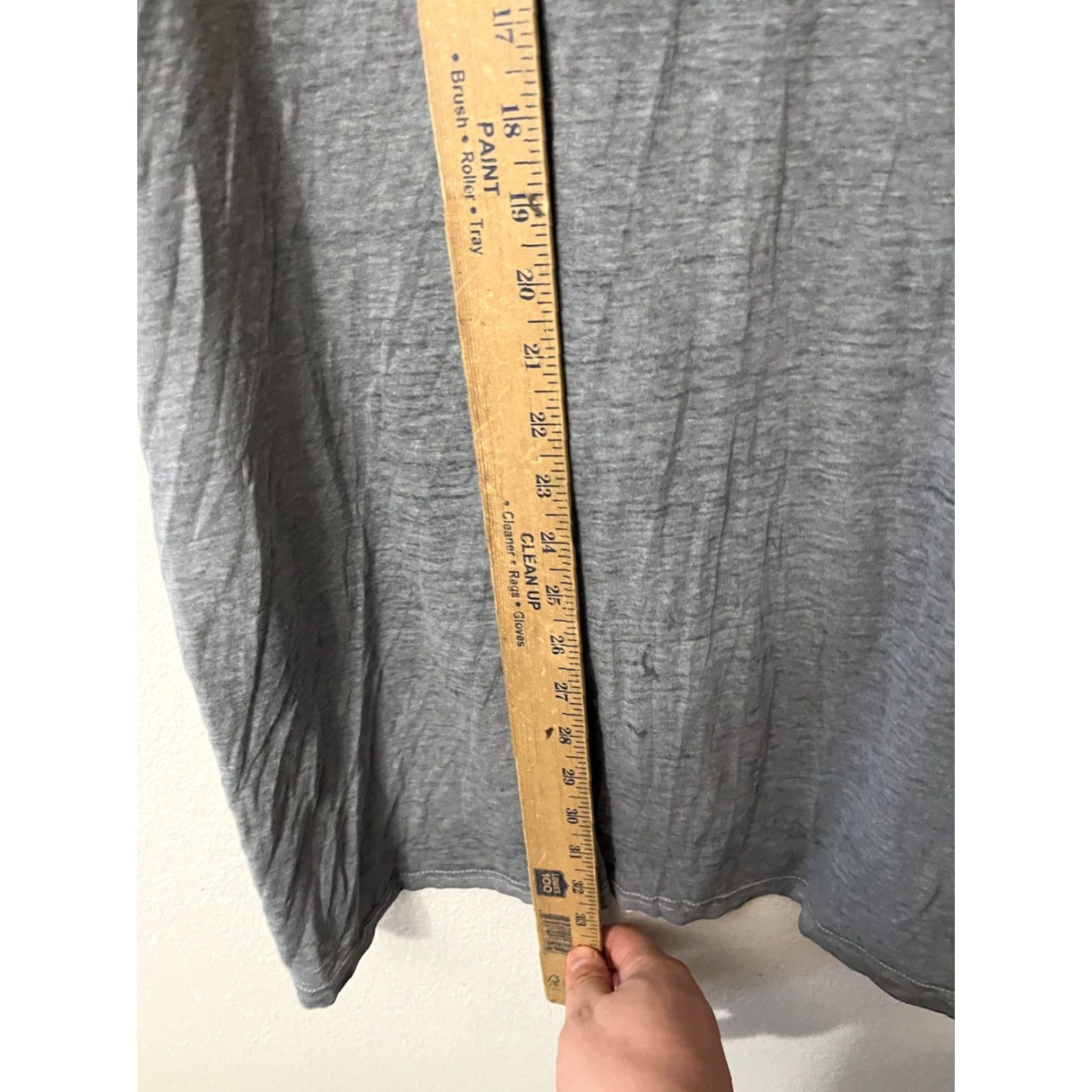 Under Armour VINTAGE Under Armour T-Shirt Men’s XXL Short Sleeve Gray Crew Neck HeatGear Distre Logo Graphic 2010s Mens Size US XXL / EU 58 / 5 - 5 Thumbnail