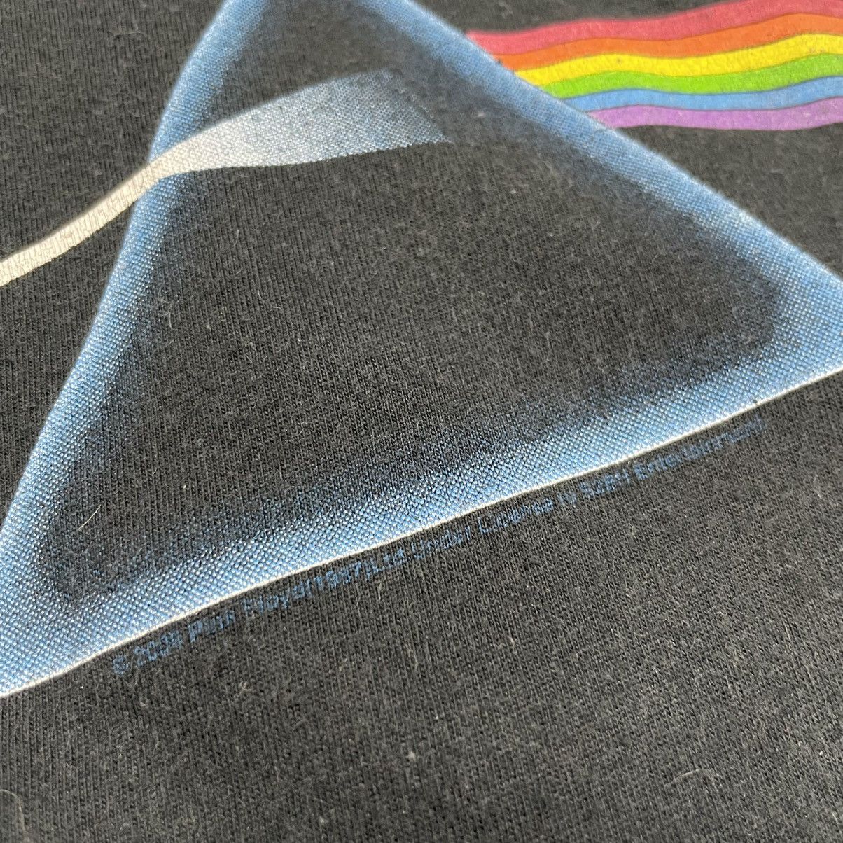 Band Tees Pink Floyd 2002 Dark Side of the Moon Distressed T Shirt Size US L / EU 52-54 / 3 - 17 Thumbnail