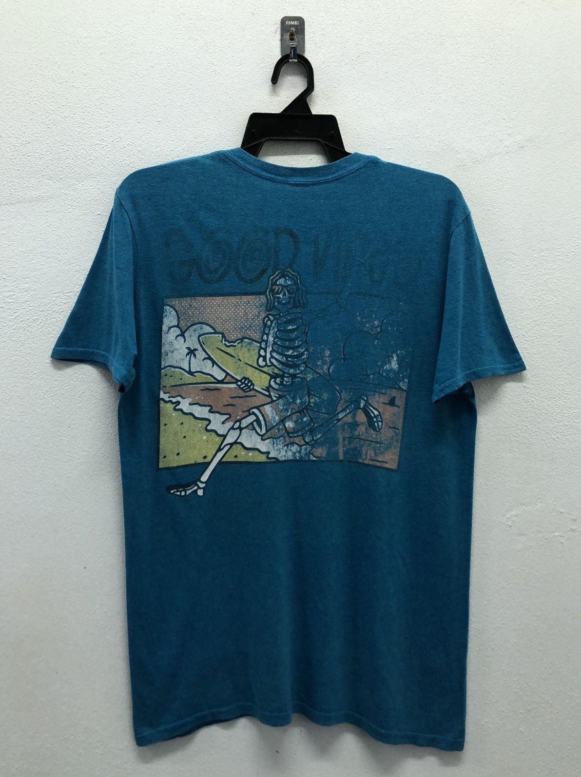 Vintage Vintage Call Your Mother Good Vibes Skeleton Surfer T-Shirt Size US M / EU 48-50 / 2 - 1 Thumbnail