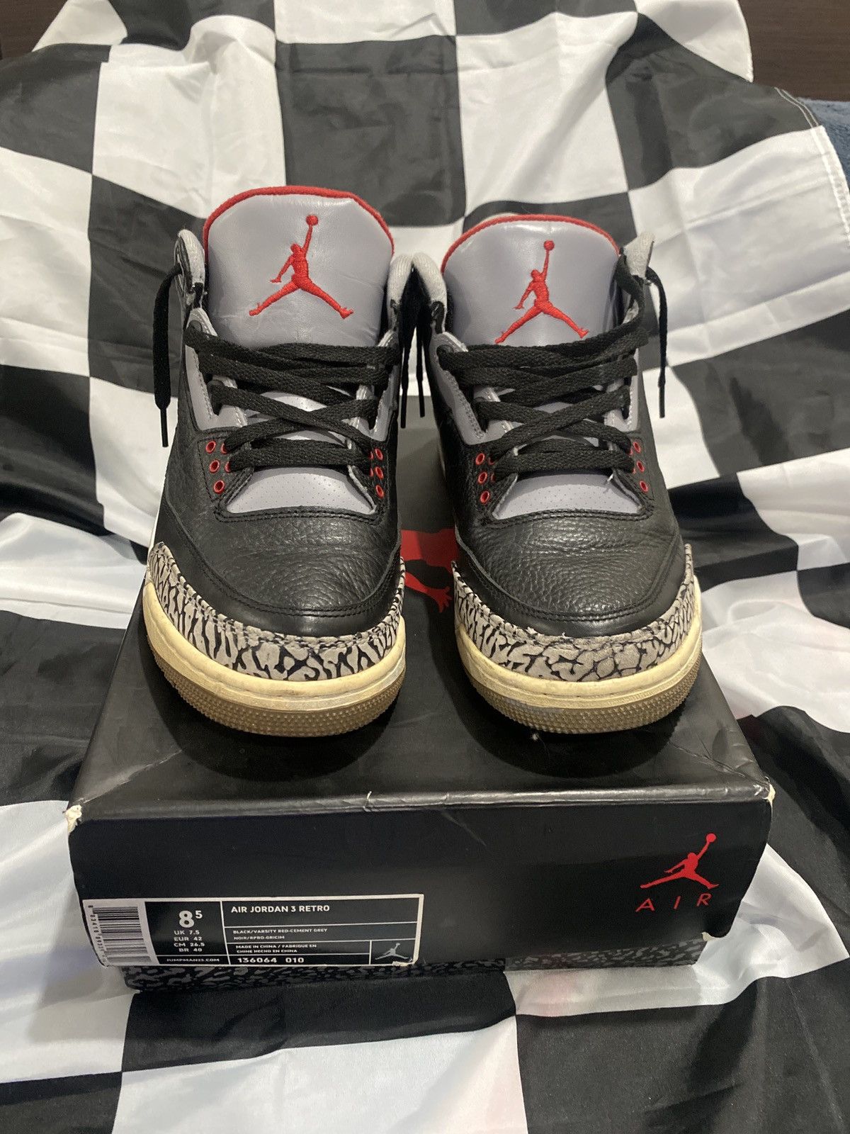 Jordan Brand Air Jordan 3 Black Cement size 8.5 Size US 8.5 / EU 41-42 - 2 Thumbnail
