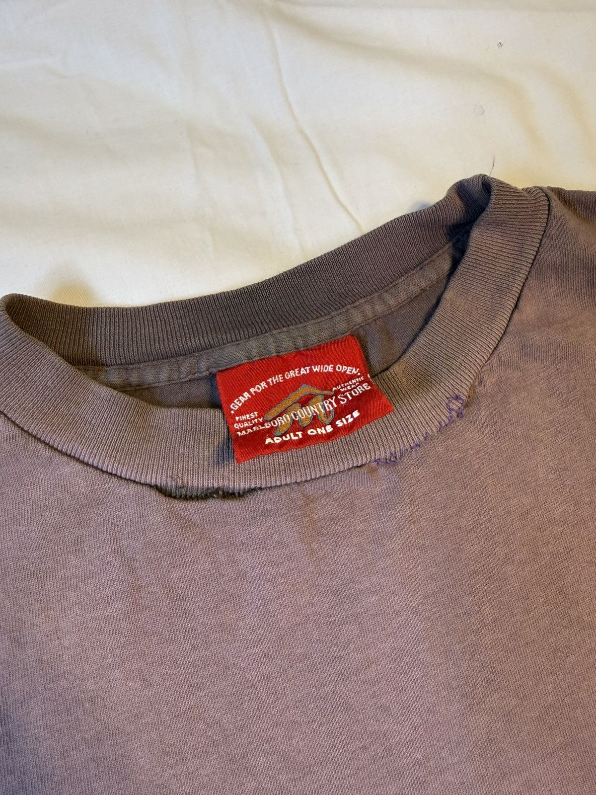 Marlboro Vintage 90s Marlboro Faded Red Cowboy Pocket Tee Shirt Size US XL / EU 56 / 4 - 3 Thumbnail