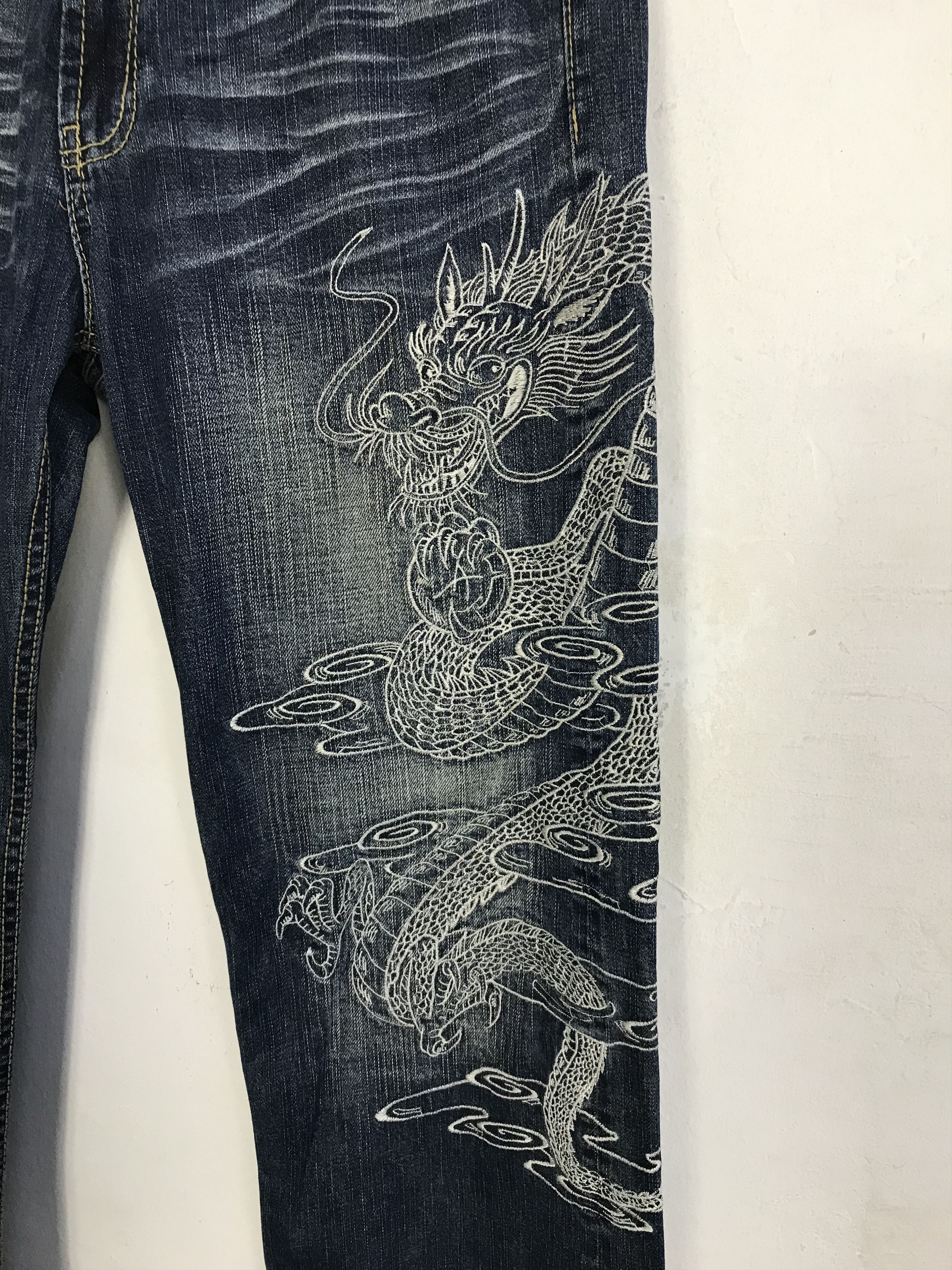Japanese Brand Vintage Japanese Brand Embroidery Dragon Zipper Jeans Size US 34 / EU 50 - 5 Thumbnail