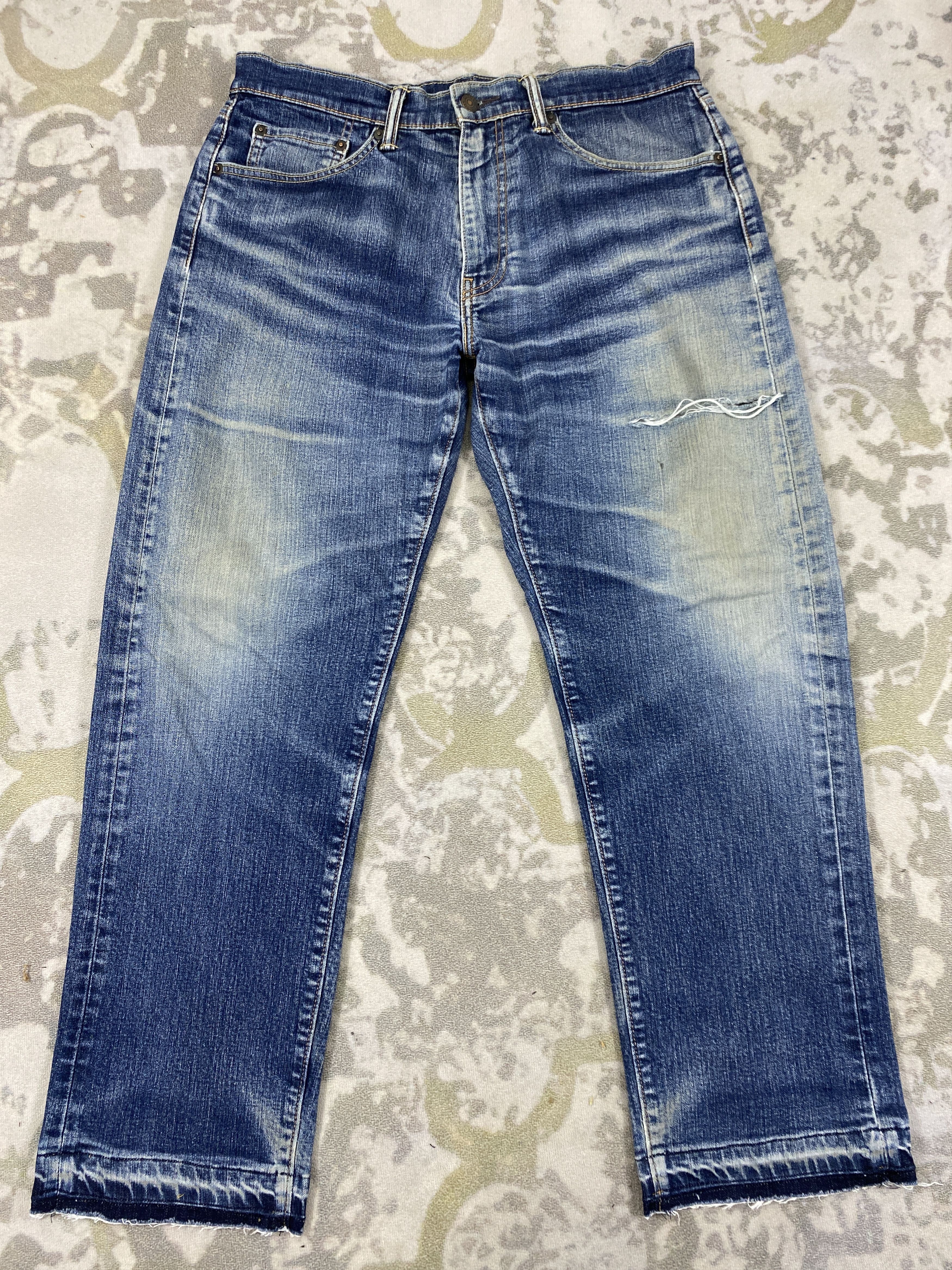 Levi's × Vintage Distressed Blue Vintage Levi's 505 Jeans 34x29 Denim- JN3755 Size US 34 / EU 50 - 1 Thumbnail
