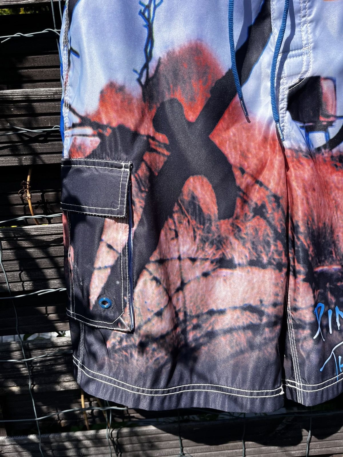 Pink Floyd × Vintage 🎸 PINK FLOYD THE WALL DRAGONFLY RARE SURF SHORTS Y2K TRUNKS Size US 32 / EU 48 - 5 Thumbnail