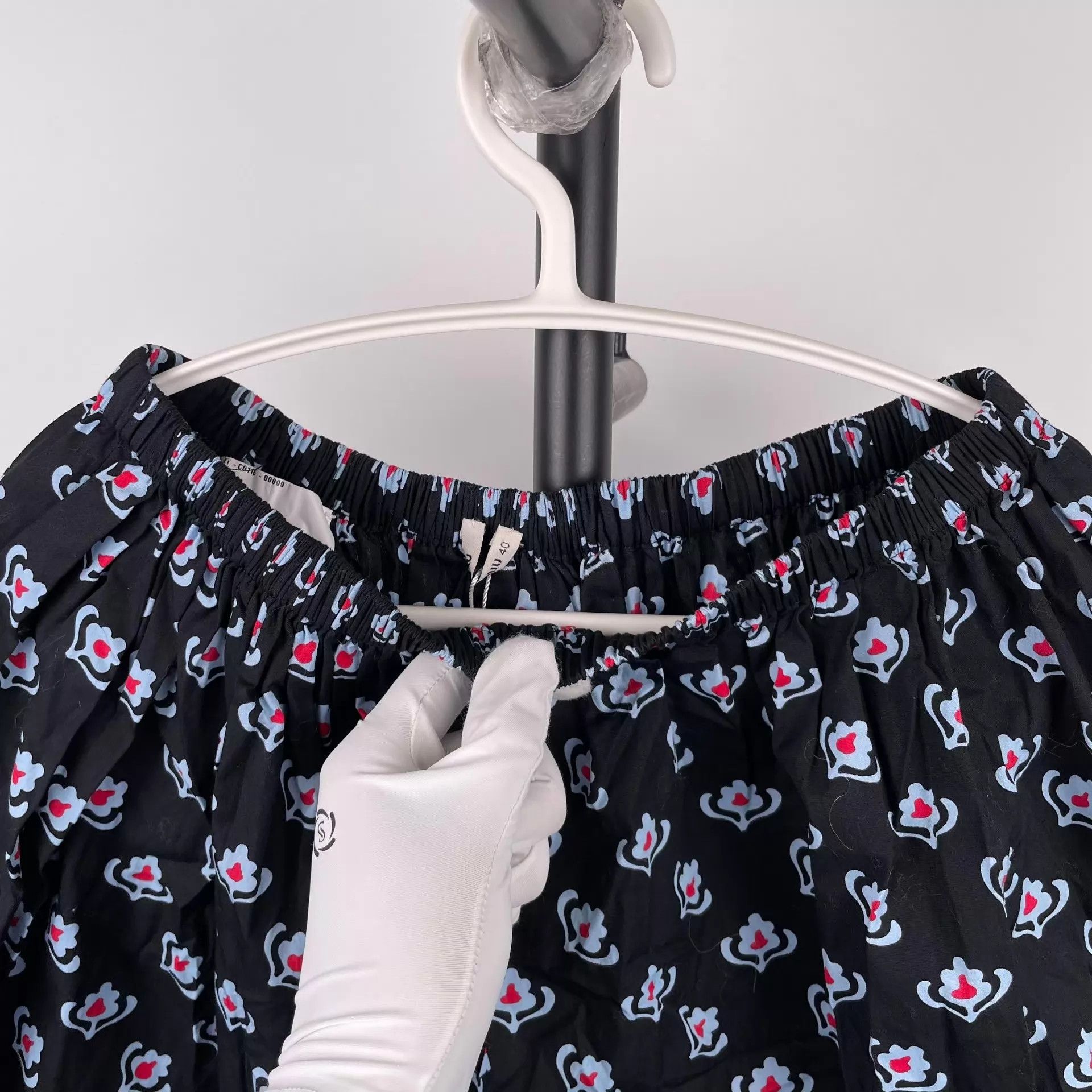 Miu Miu MIU MIU Black Floral Short Skirt Size 27" / US 4 / IT 40 - 8 Thumbnail