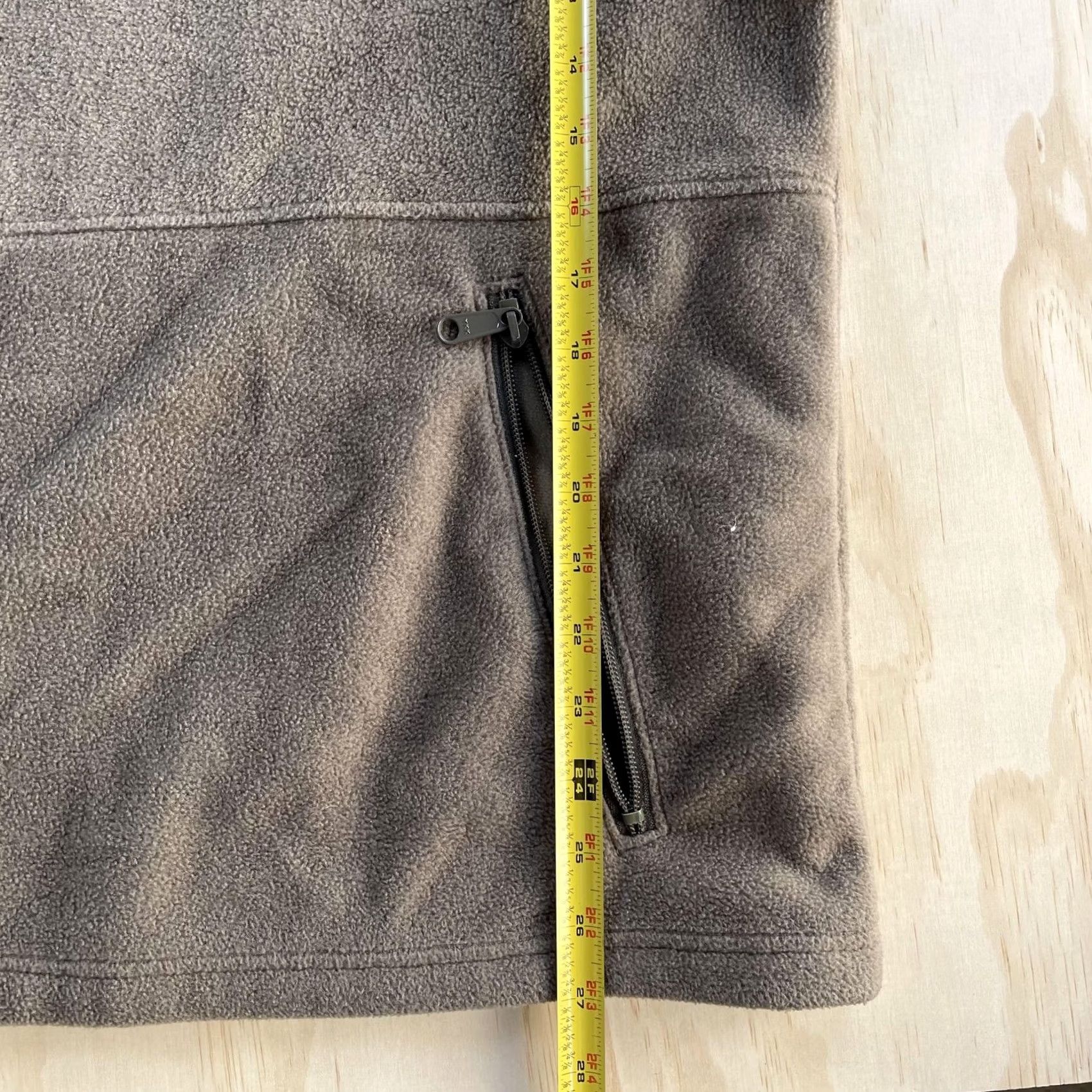 Vintage Columbia Vest Mens 2XL Brown Fleece Full Zip Pockets Outdoor Hiking XM1778-223 Size US XXL / EU 58 / 5 - 7 Thumbnail