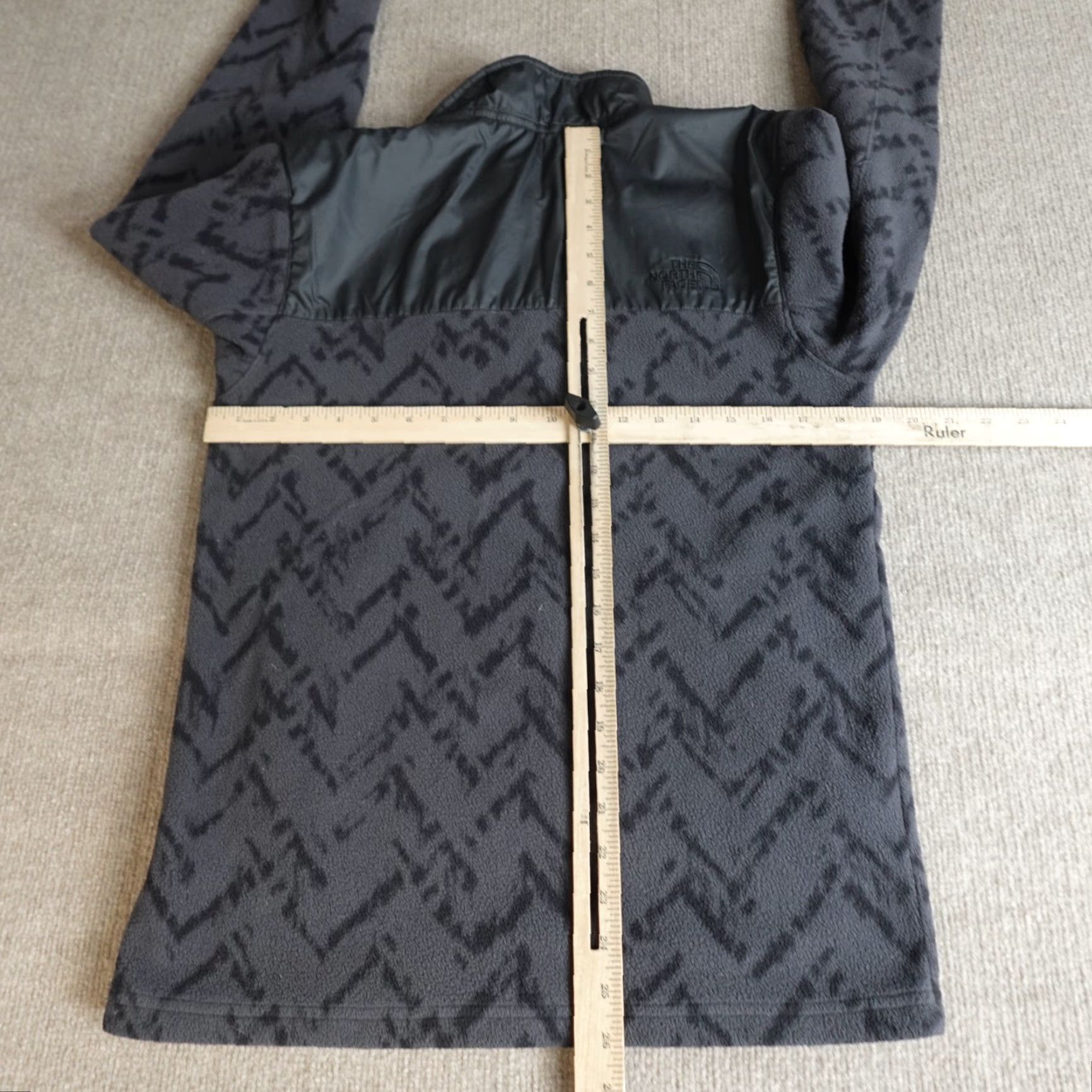 The North Face The North Face Mens Sweater Small Gray 1/2 Zip Fleece Pullover 1/4 Zip Activewear Casual Geometric Pattern Knit Polyester Regular Men’s Size US S / EU 44-46 / 1 - 2 Thumbnail