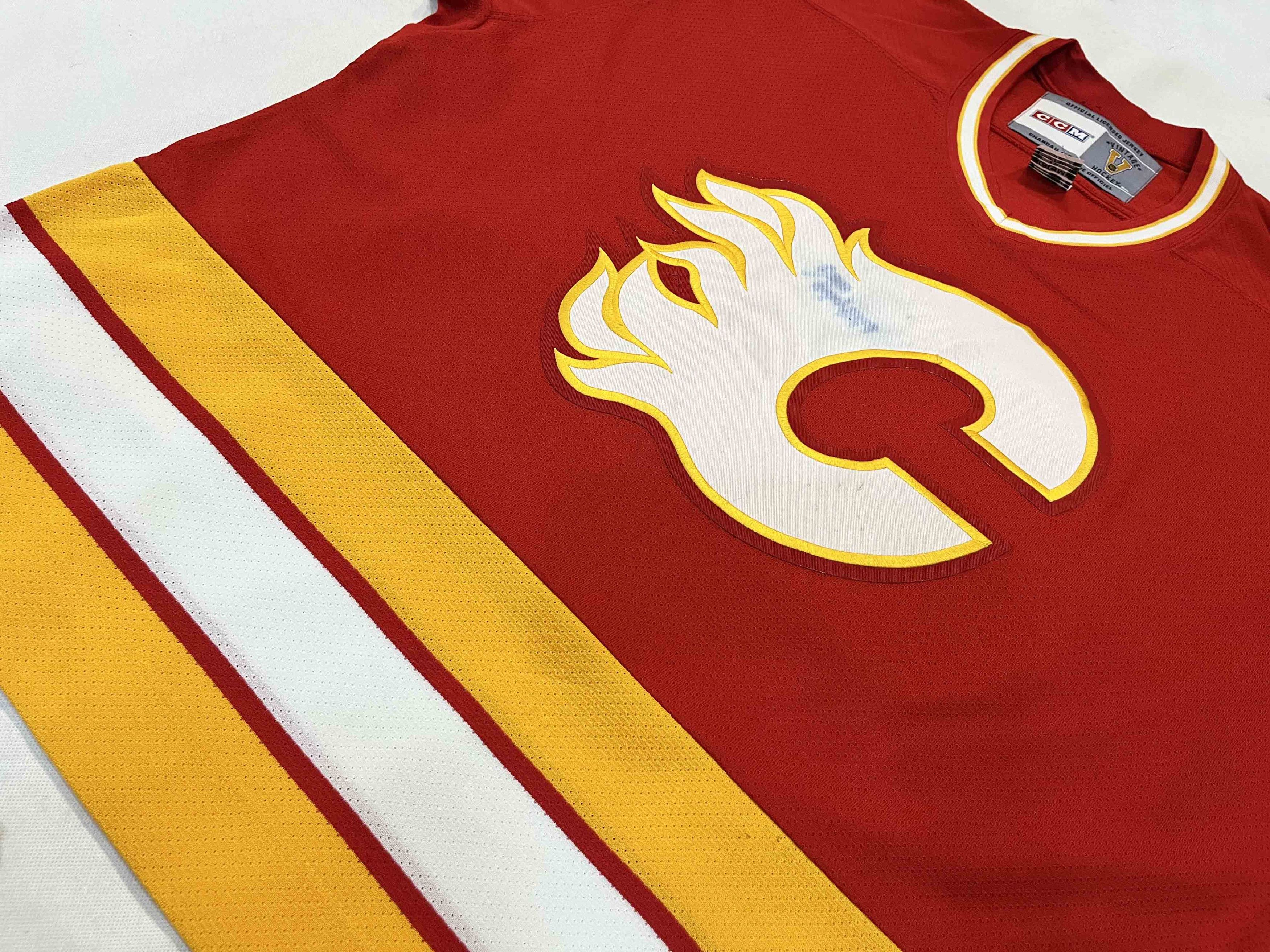 Ccm × NHL CCM Vintage Calgary Flames ZALAPSKI #33 NHL Hockey Jersey Size US XL / EU 56 / 4 - 8 Thumbnail