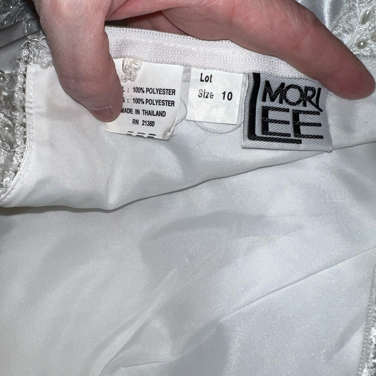 Other Vintage 90s Mori Lee Cathedral Length Wedding Gown & Veil! Size L / US 10 / IT 46 - 12 Thumbnail