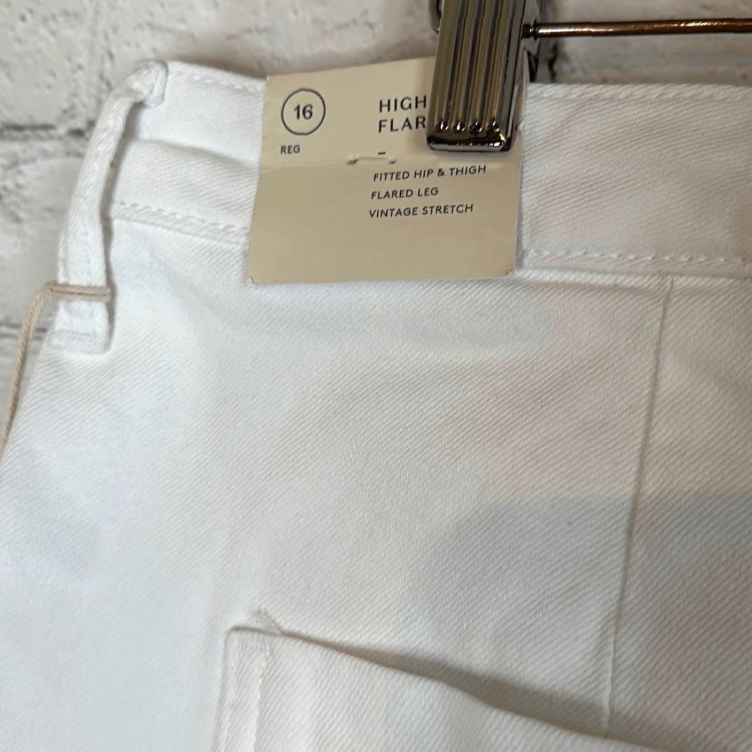 Vintage VINTAGE Universal Thread White High rise Flare Pants Women 16 White Flare Jeans 16 Womens Size 38" / US 16 / IT 52 - 4 Thumbnail