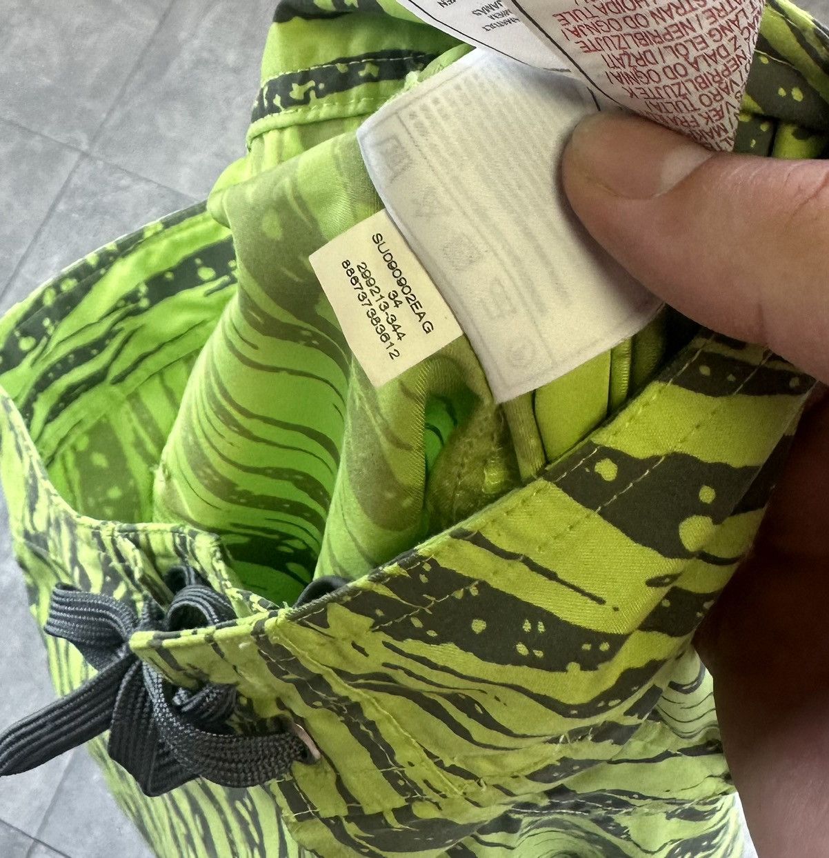 Vintage Nike ACG Vintage Outdoor Printed Shorts Small Logo Size US 34 / EU 50 - 9 Thumbnail