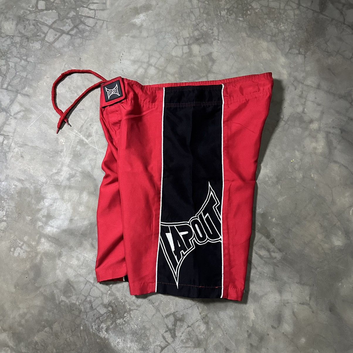 Tapout VINTAGE CRAZY Y2K TAPOUT MMA SHORT PANTS Size US 28 / EU 44 - 2 Thumbnail