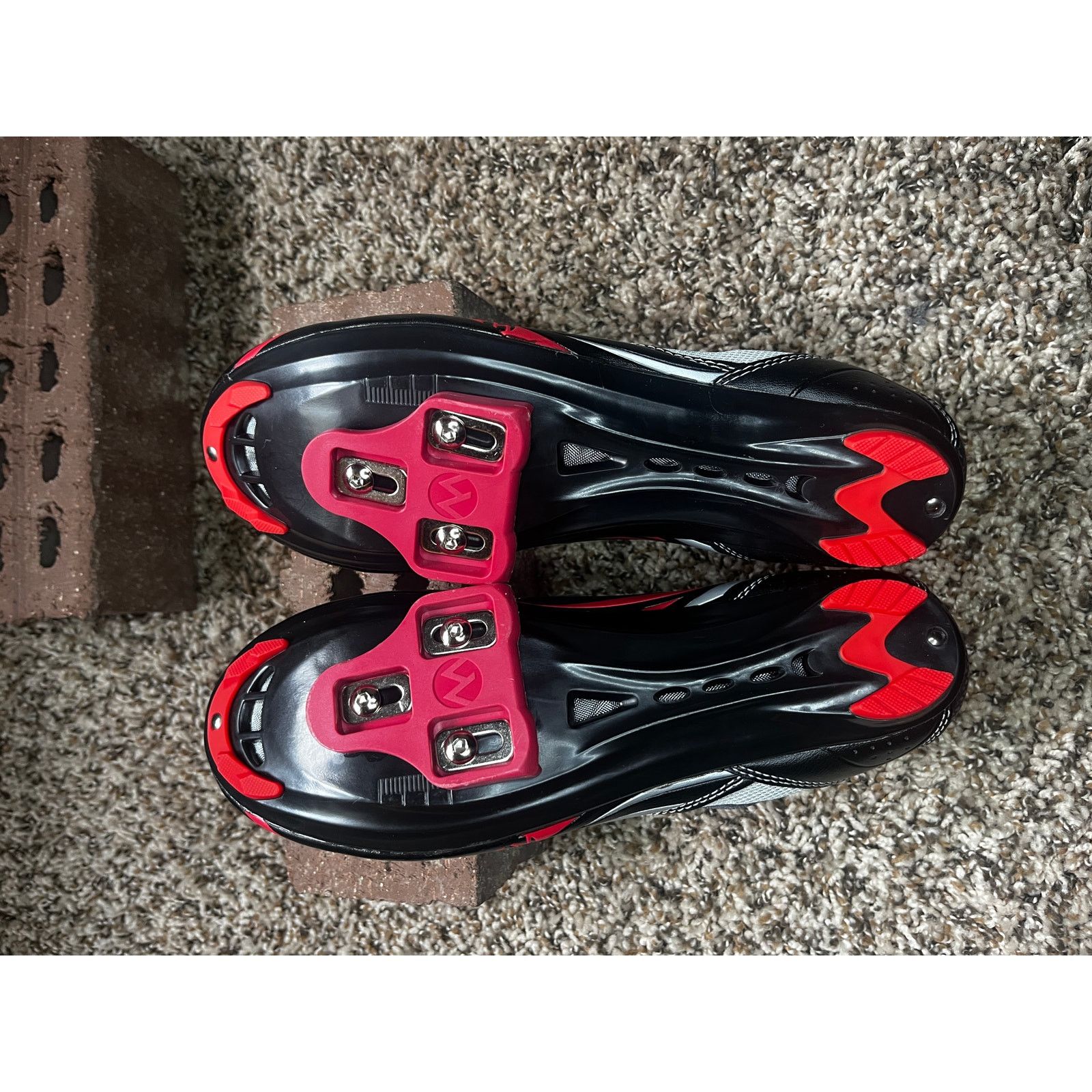 Other Outdoor Master Biker Cycling Shoes with Cleats Black/Red 42 Size US 10.5 / IT 40.5 - 9 Thumbnail